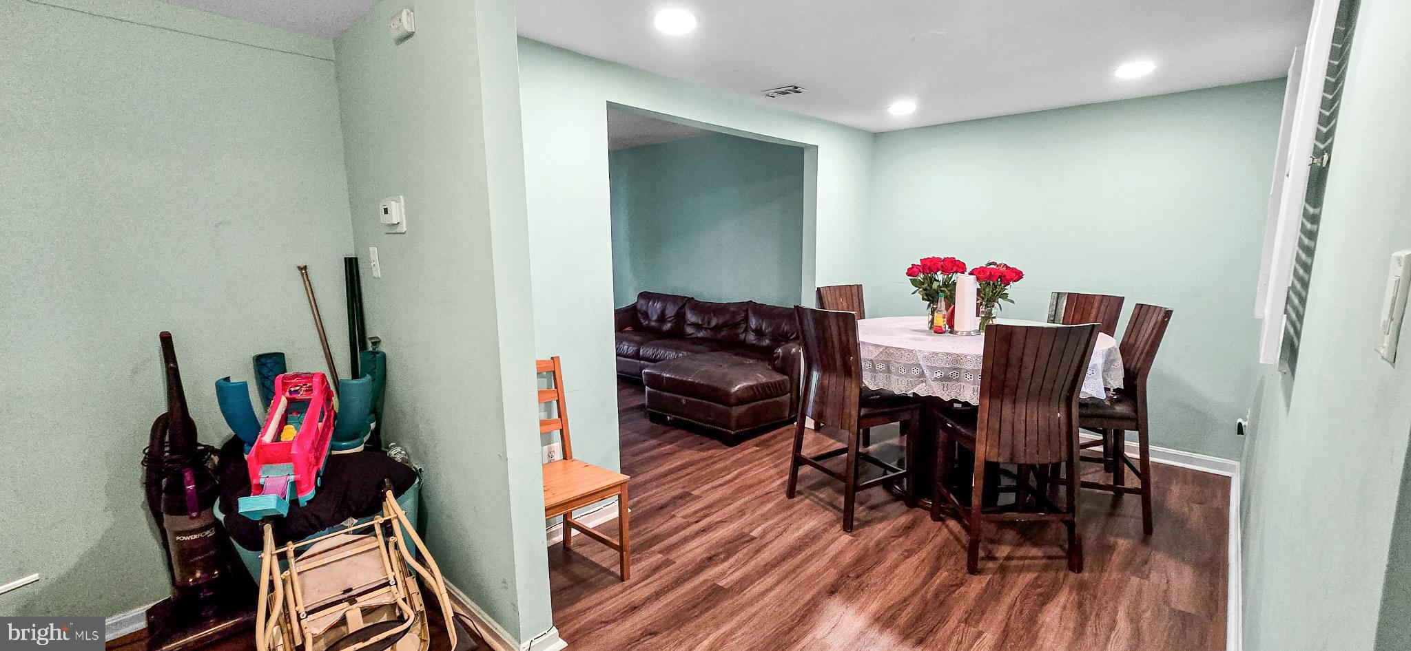 TOWNE CREST - Residential