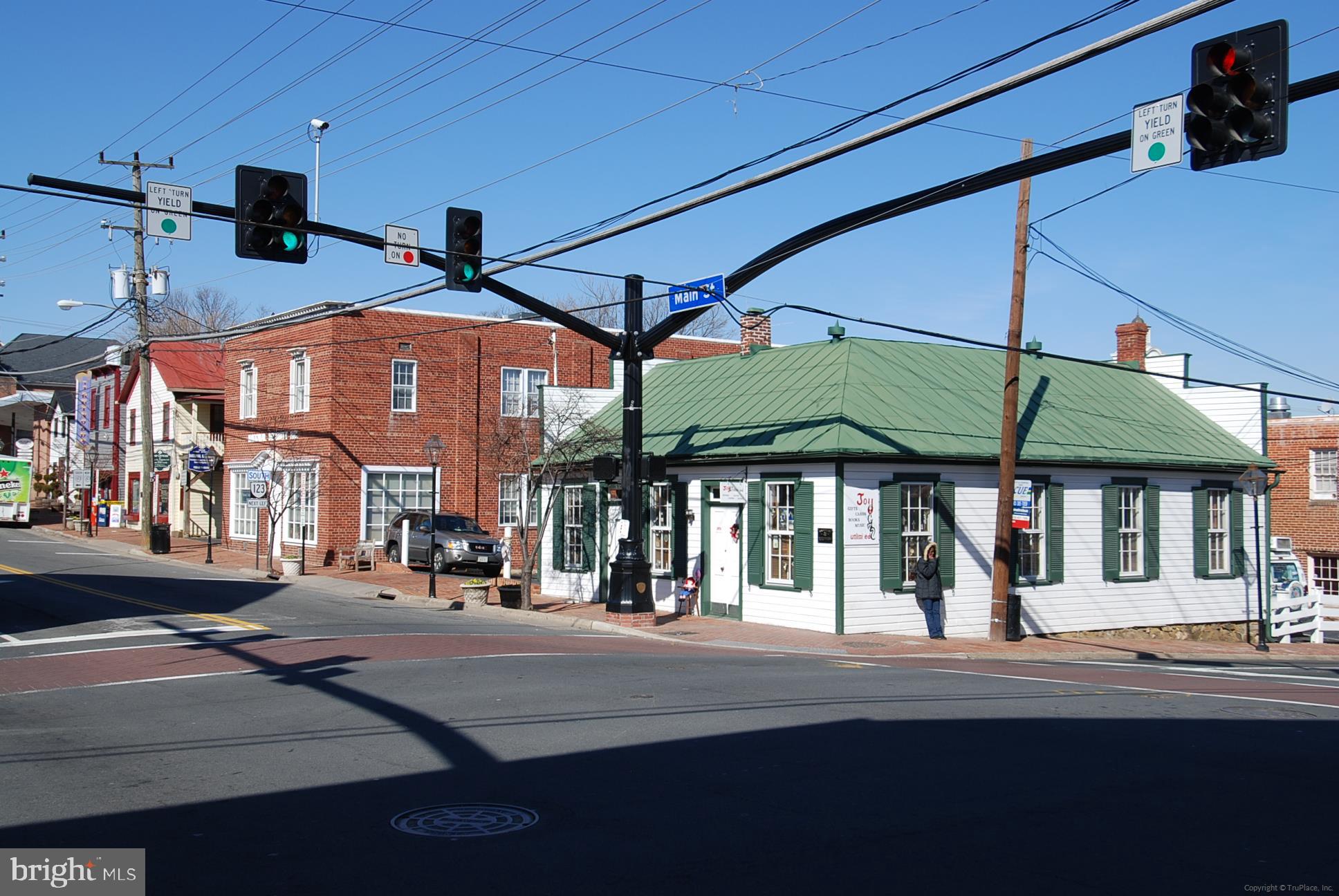 MANTUA - Residential Lease