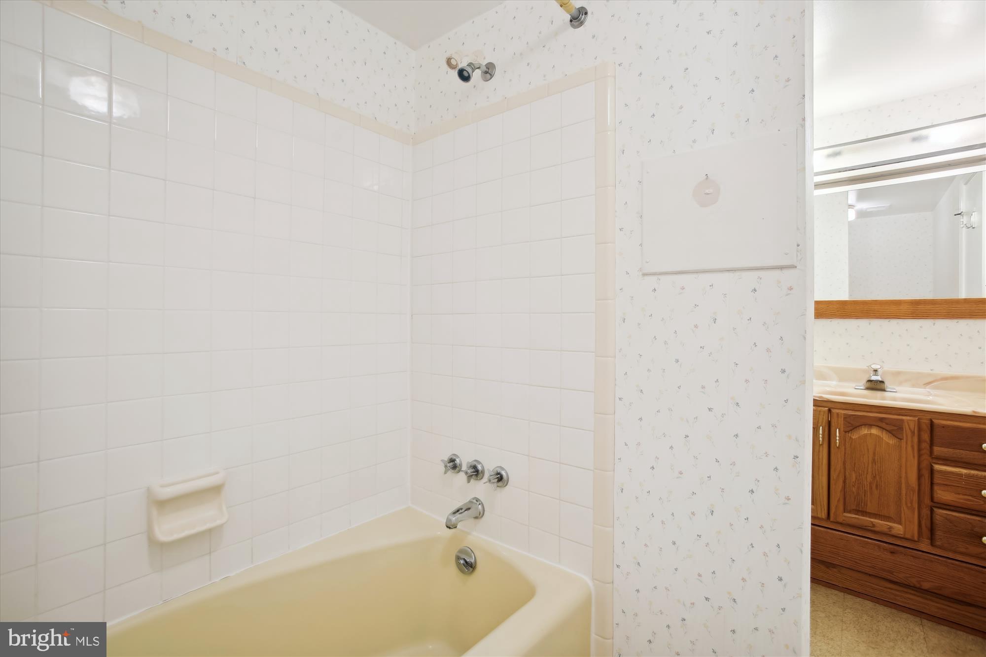 MANTUA - Residential Lease