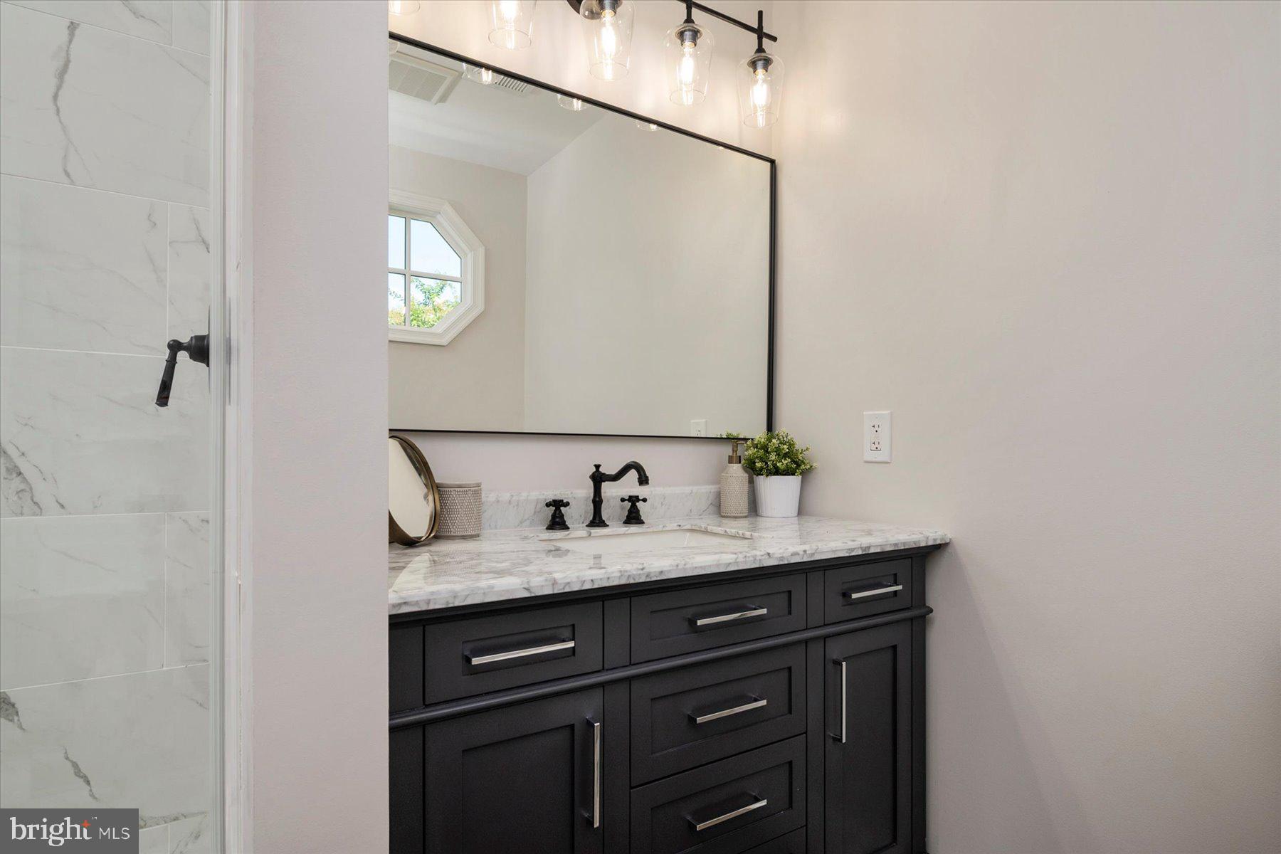 PARIS PINES - Residential