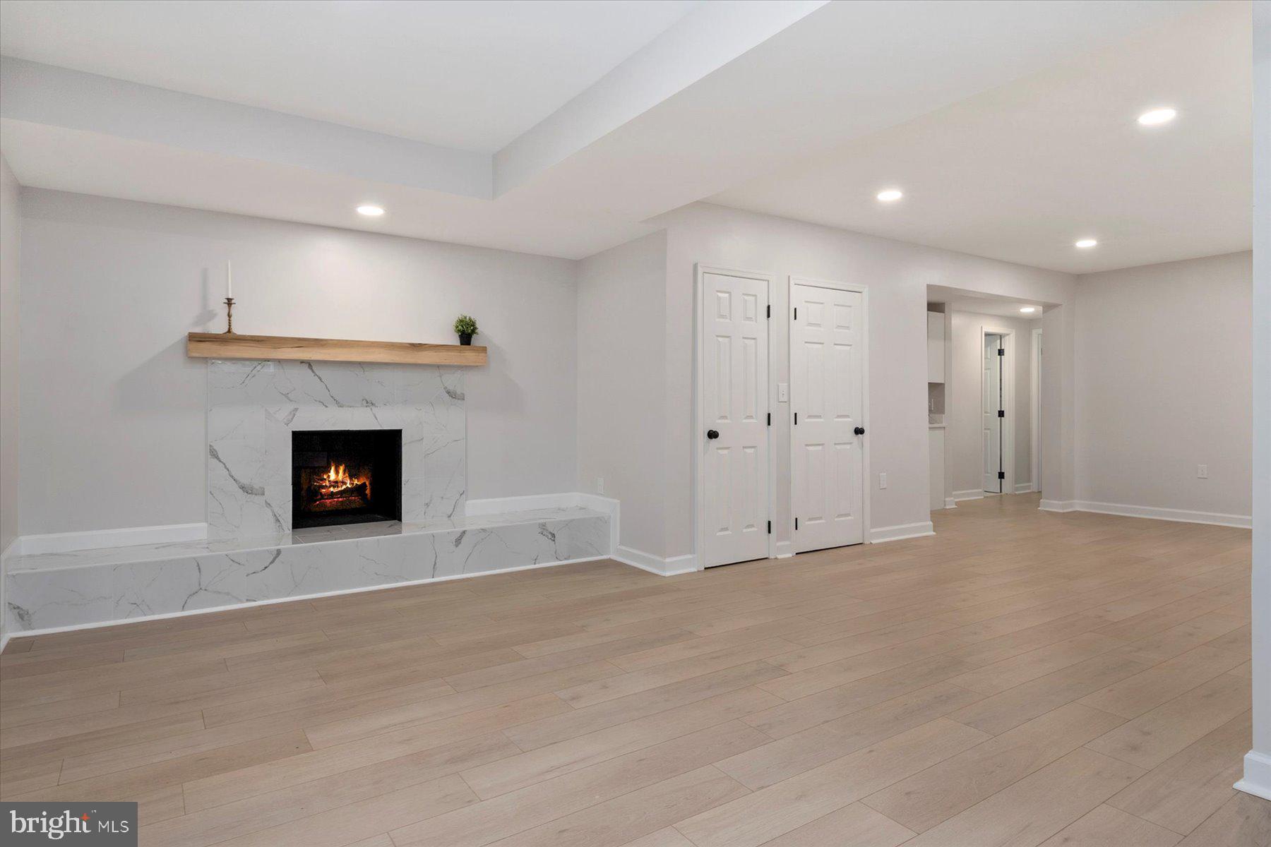 PARIS PINES - Residential