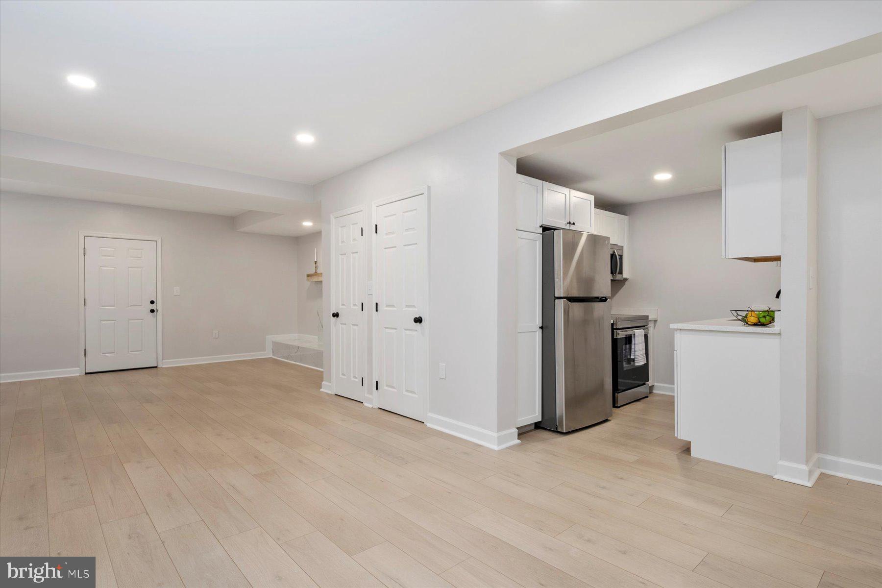 PARIS PINES - Residential