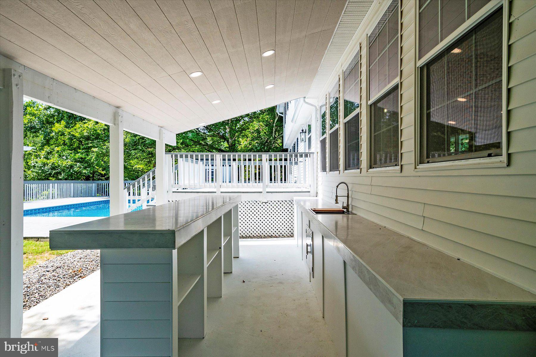 PARIS PINES - Residential