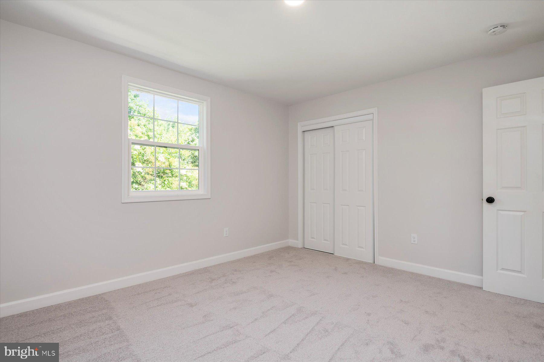 PARIS PINES - Residential