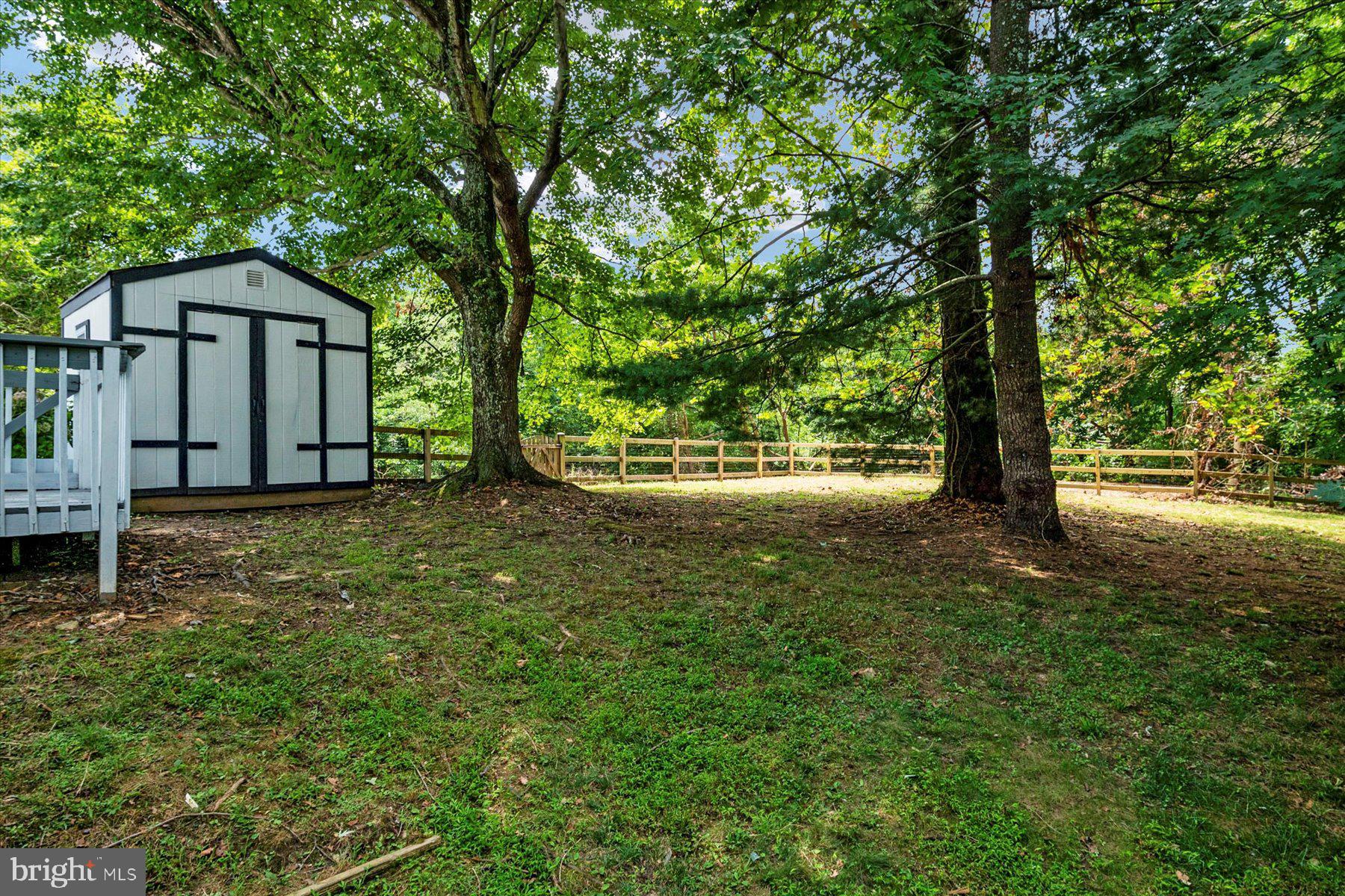 PARIS PINES - Residential