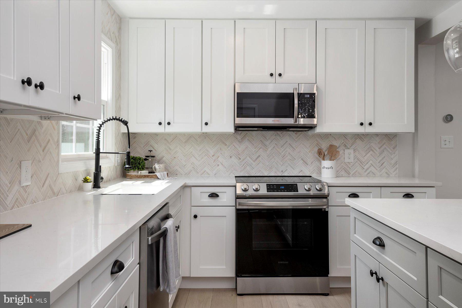 PARIS PINES - Residential