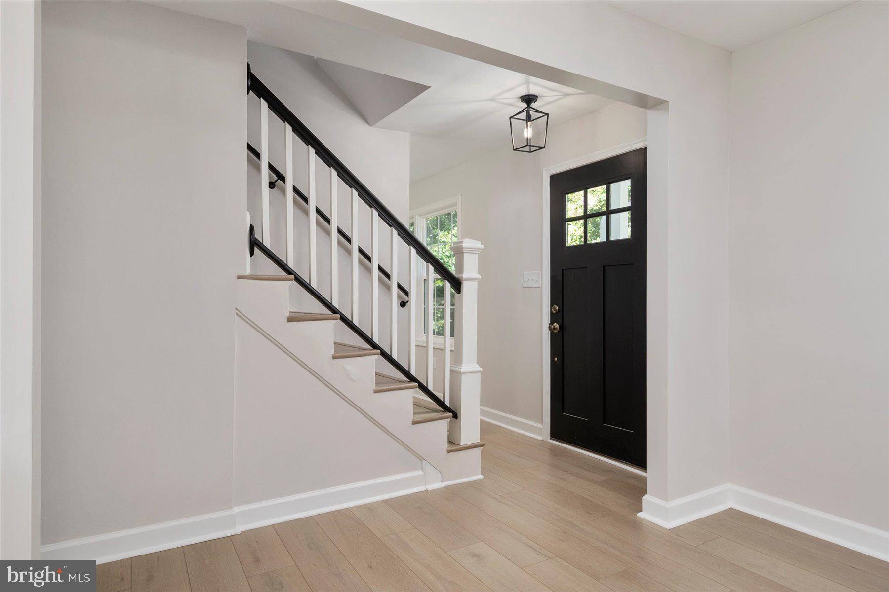 PARIS PINES - Residential