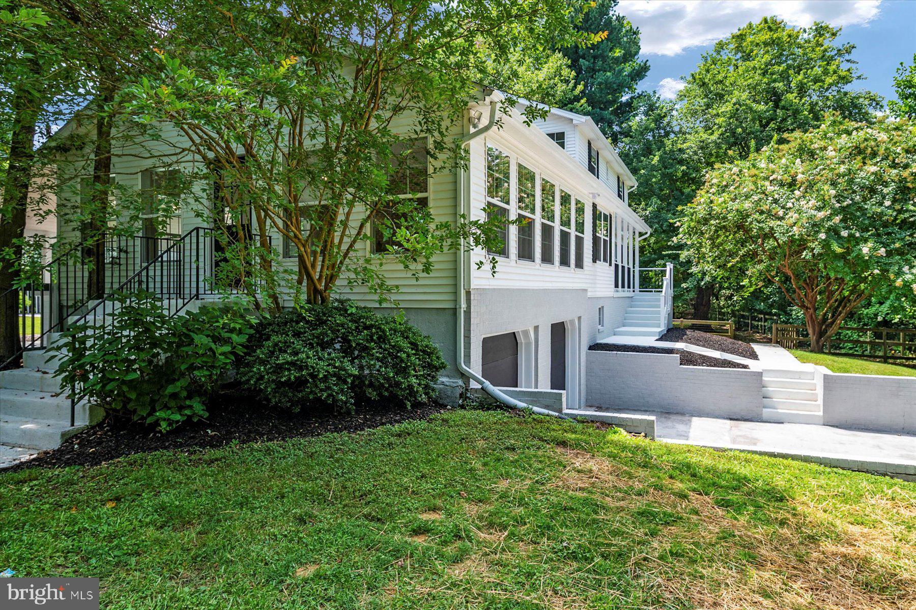 PARIS PINES - Residential