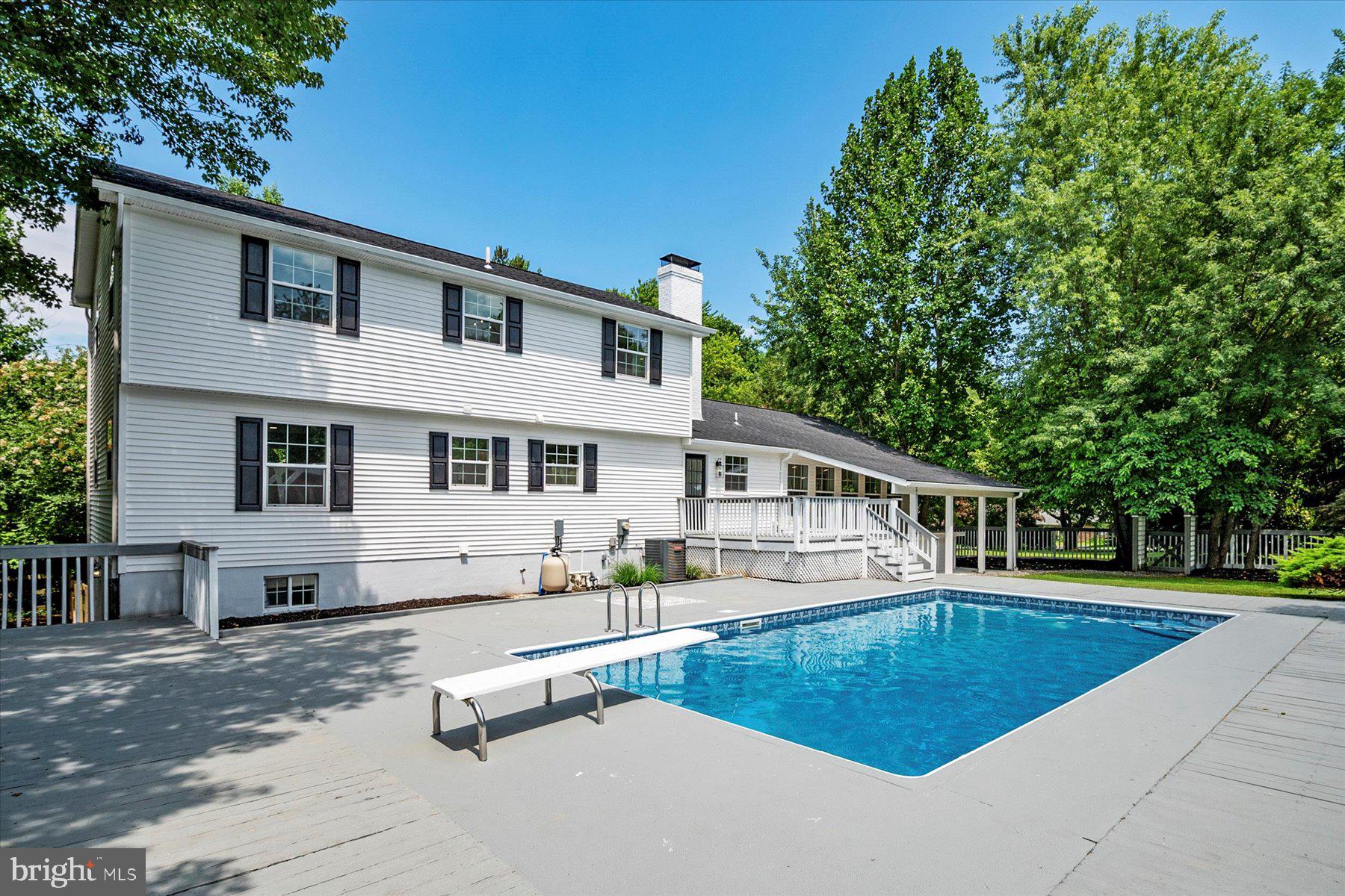 PARIS PINES - Residential