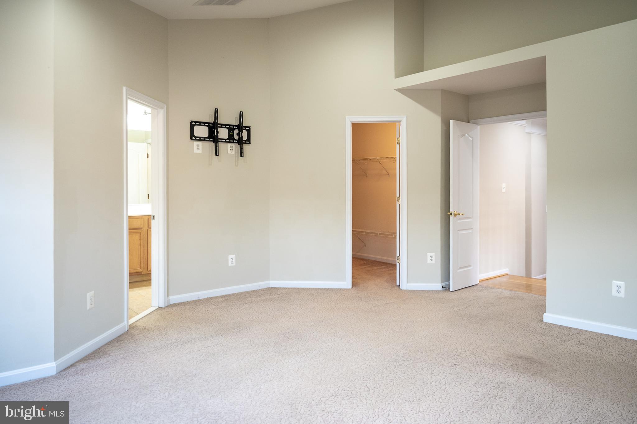 BROADLANDS SOUTH - Residential Lease