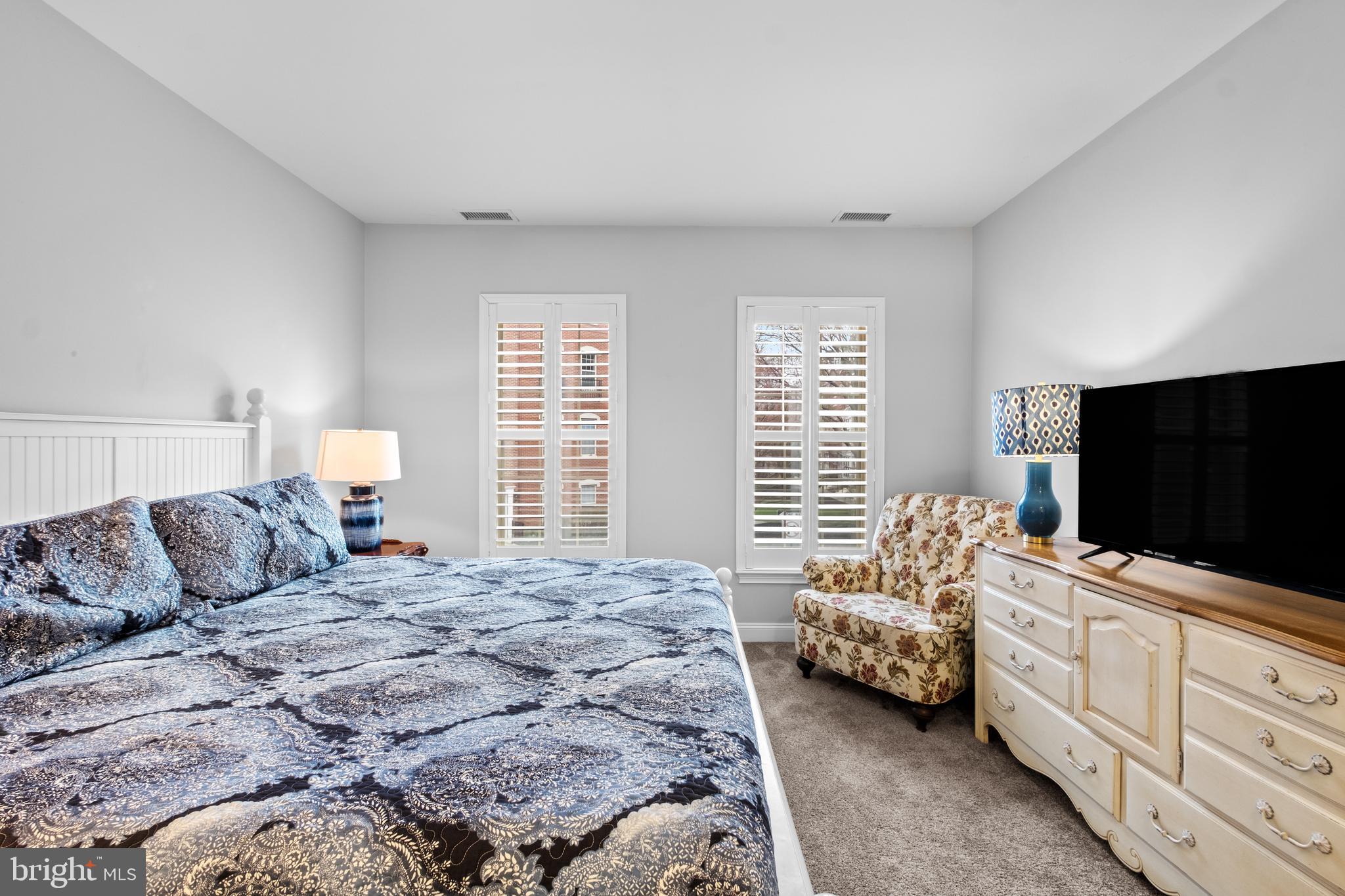 NAVAL SQUARE - Residential