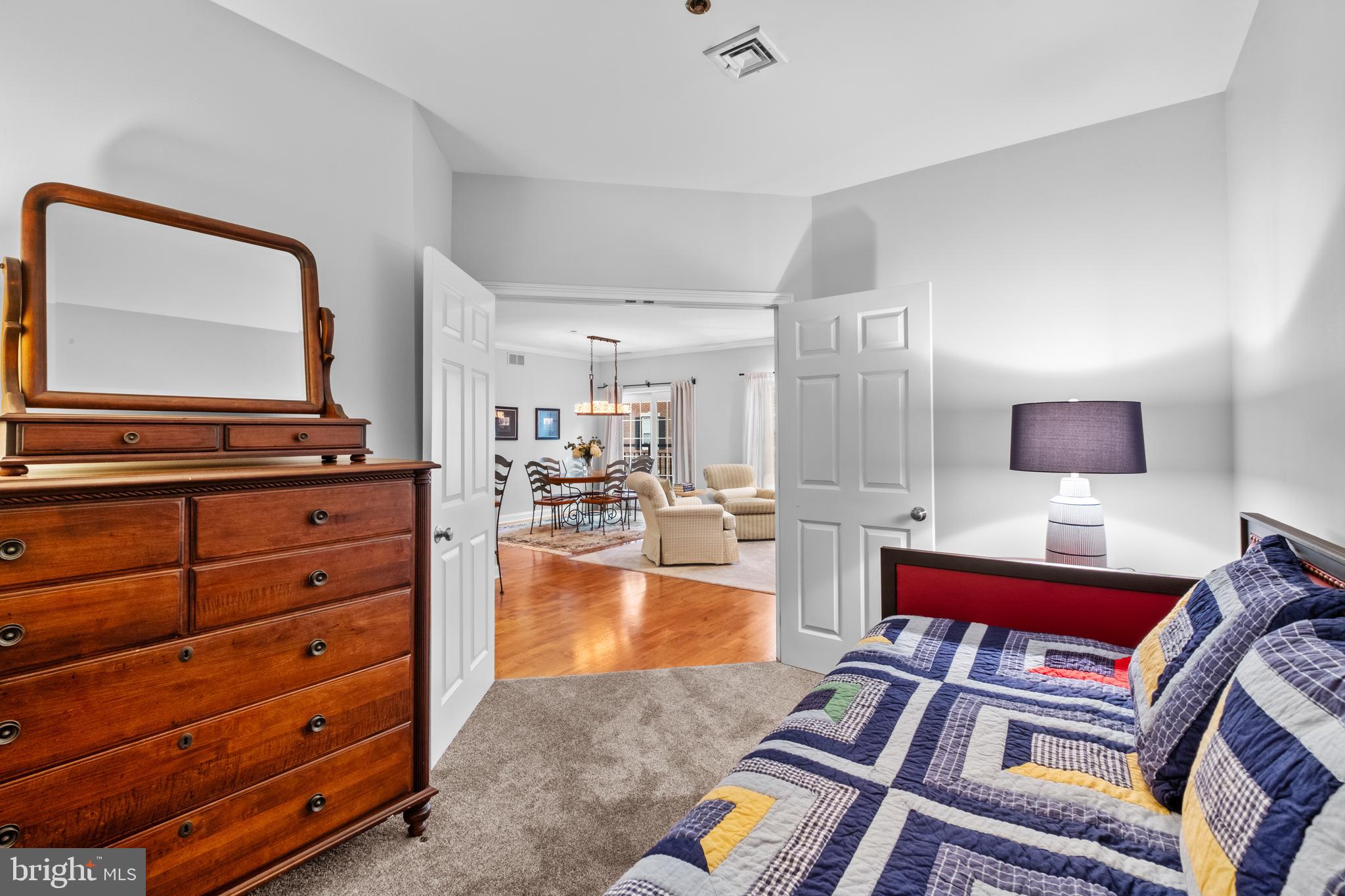 NAVAL SQUARE - Residential