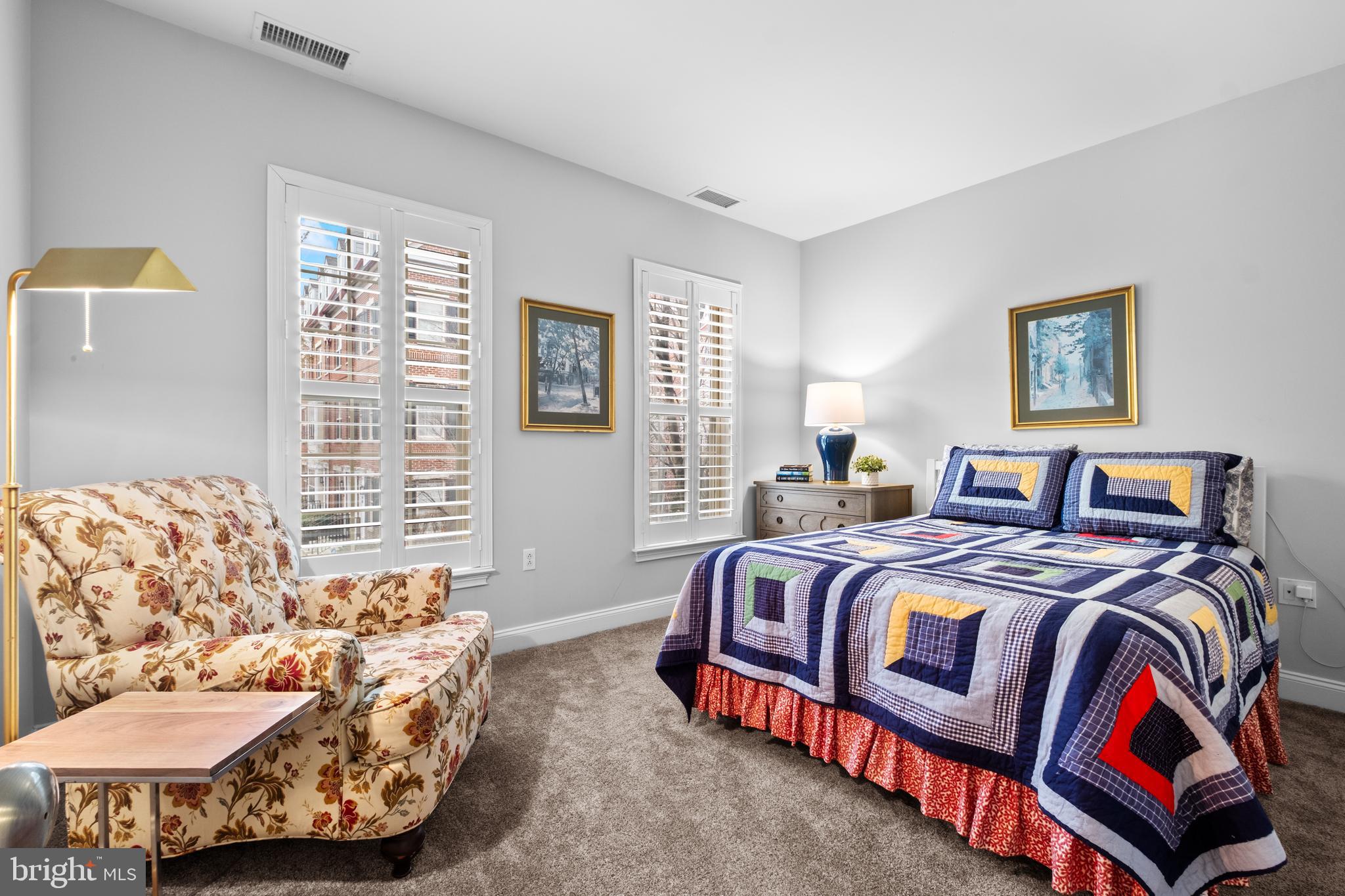 NAVAL SQUARE - Residential