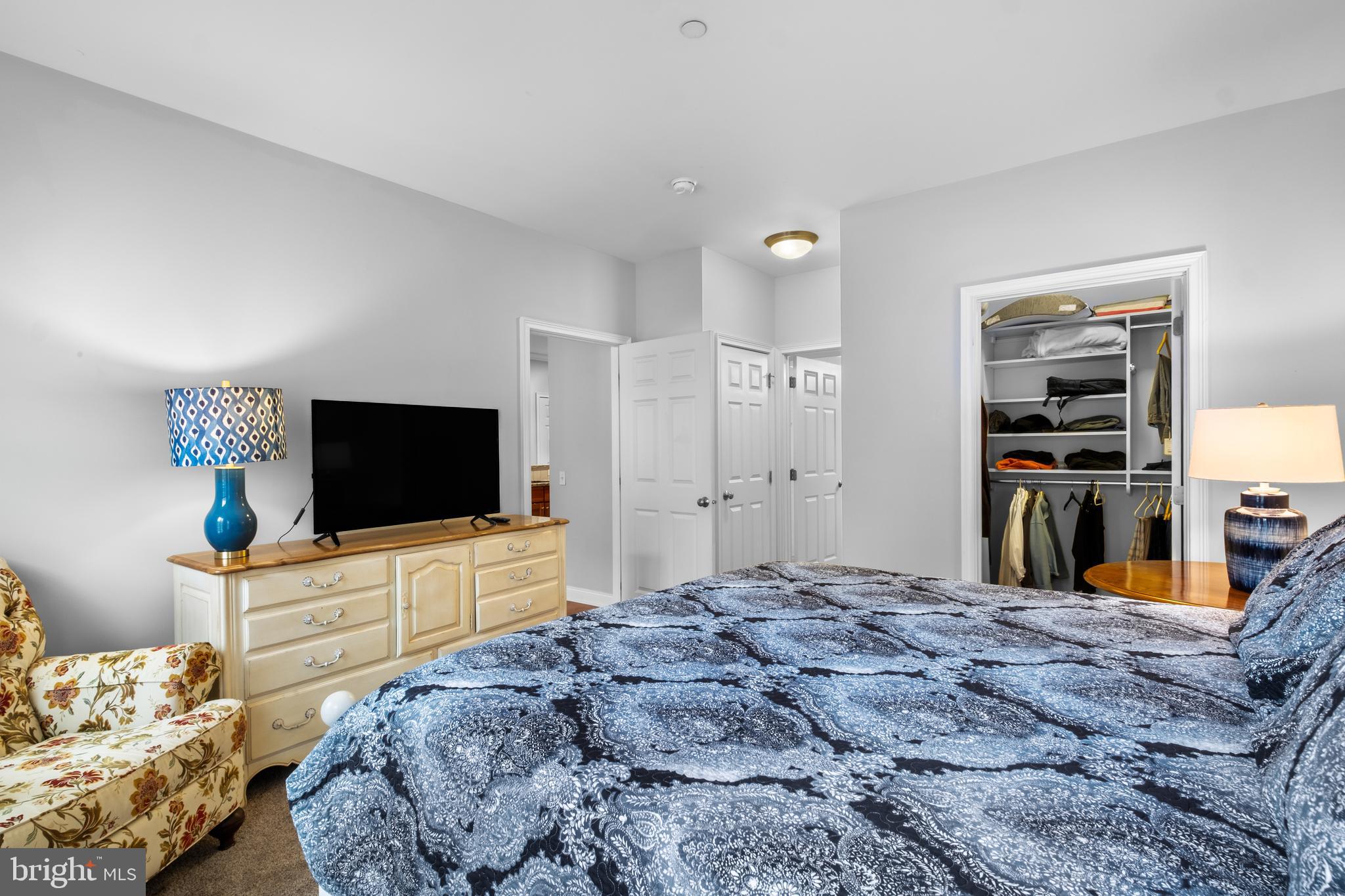 NAVAL SQUARE - Residential