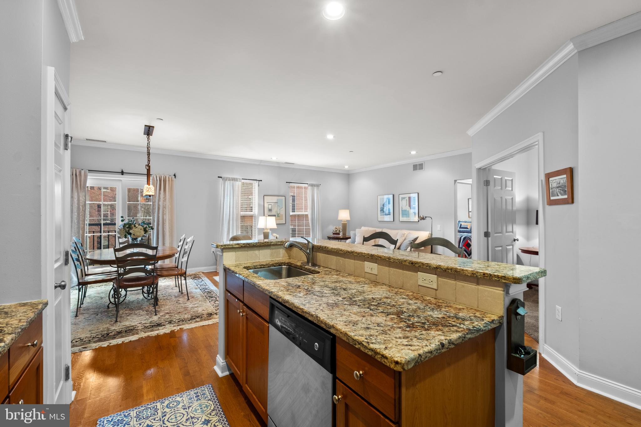 NAVAL SQUARE - Residential