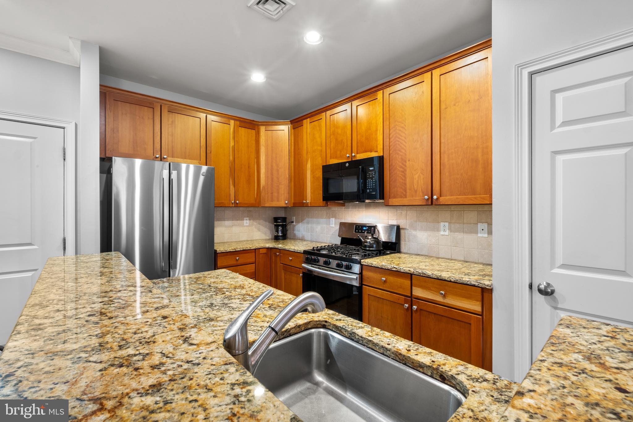 NAVAL SQUARE - Residential