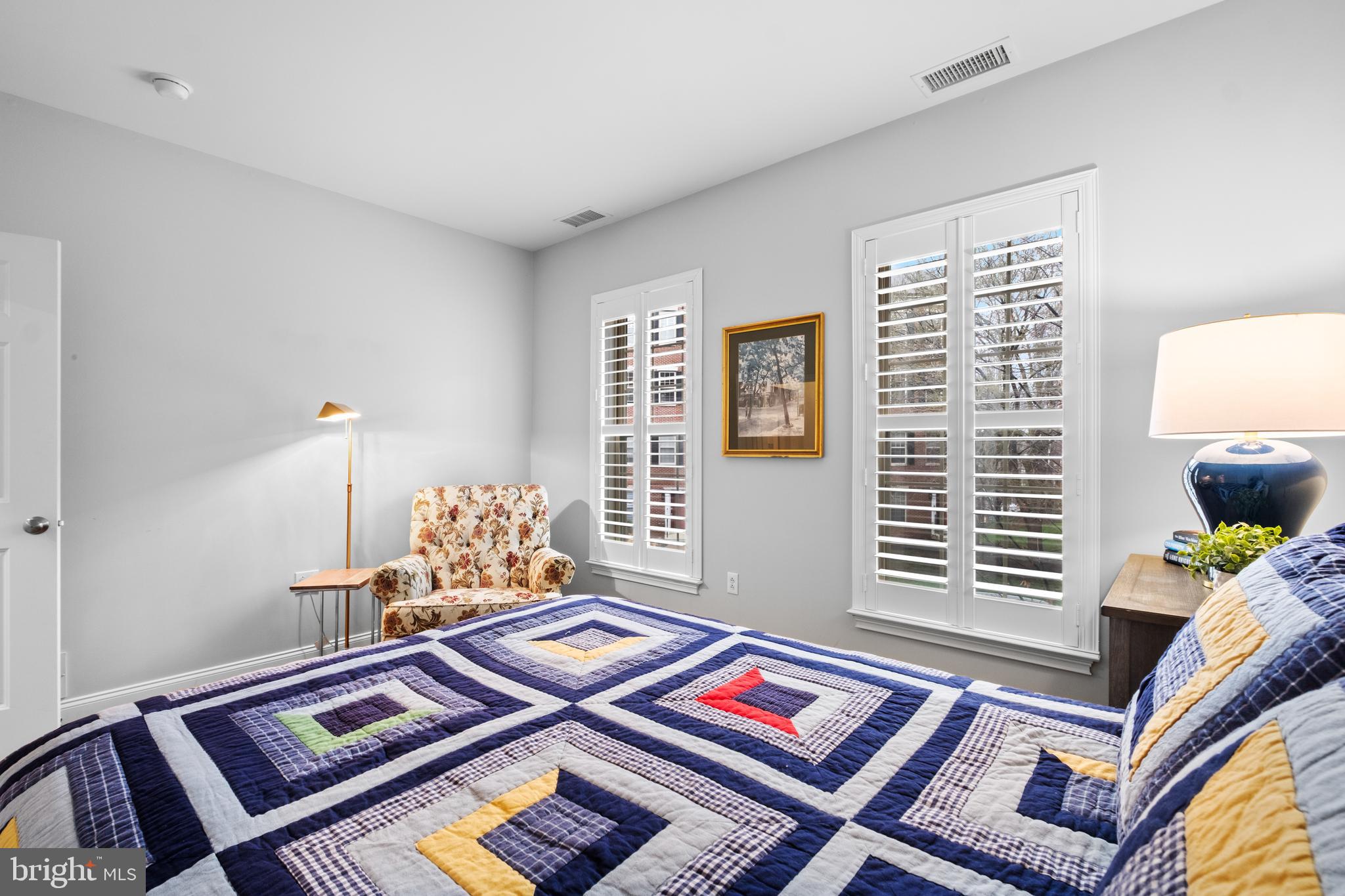 NAVAL SQUARE - Residential