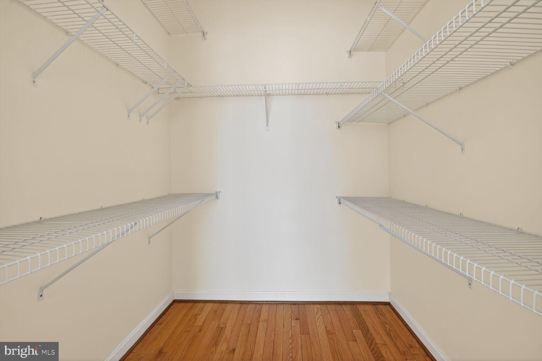 RANDOM HILLS - Residential Lease