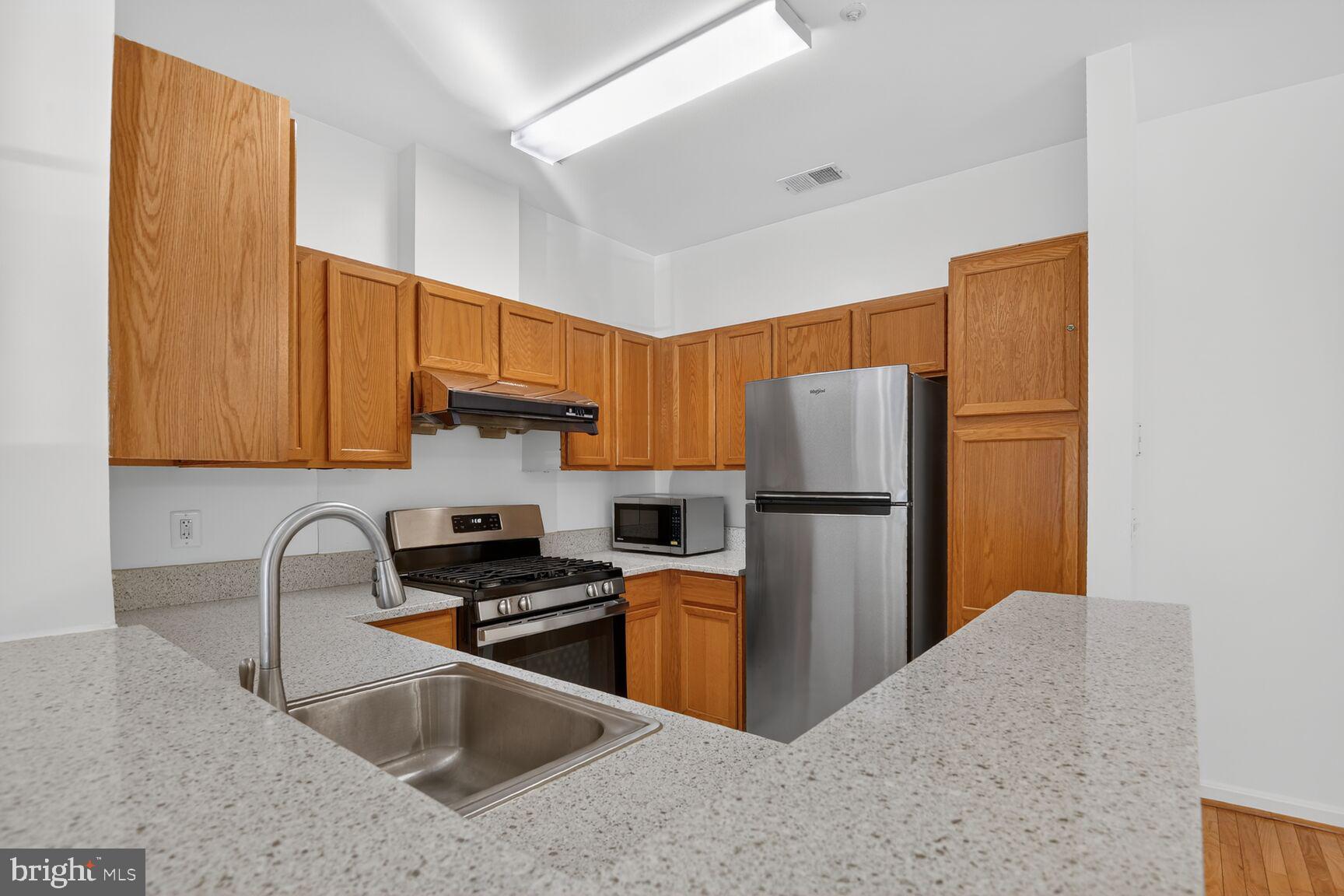 RANDOM HILLS - Residential Lease