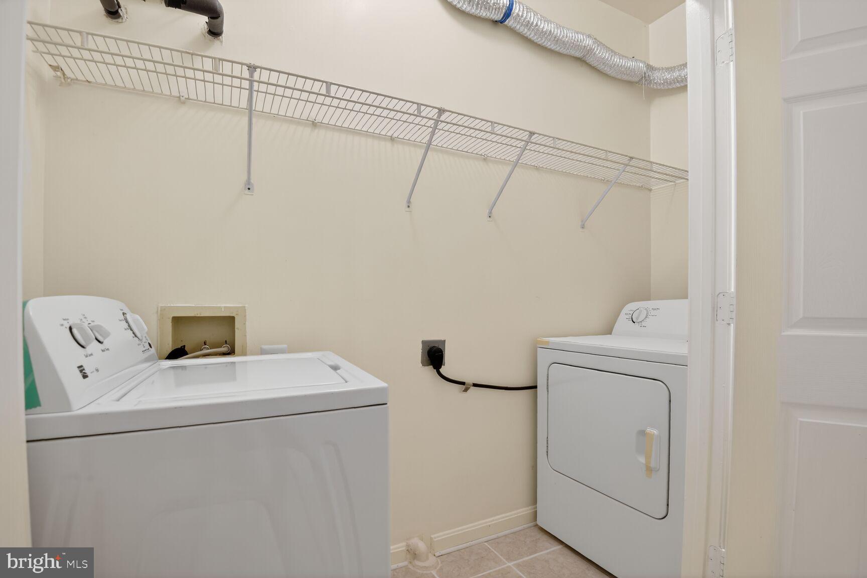 RANDOM HILLS - Residential Lease