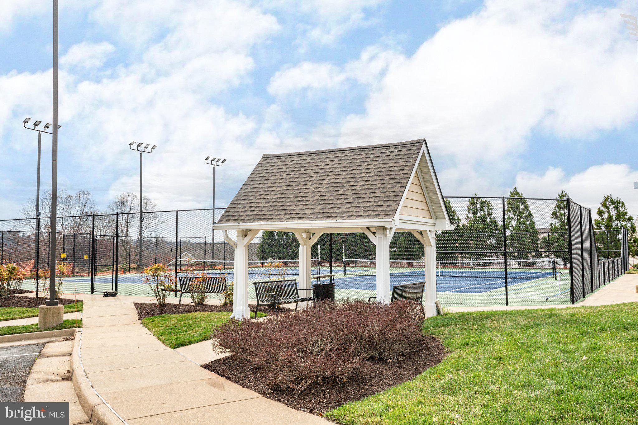 FALLS RUN - Residential