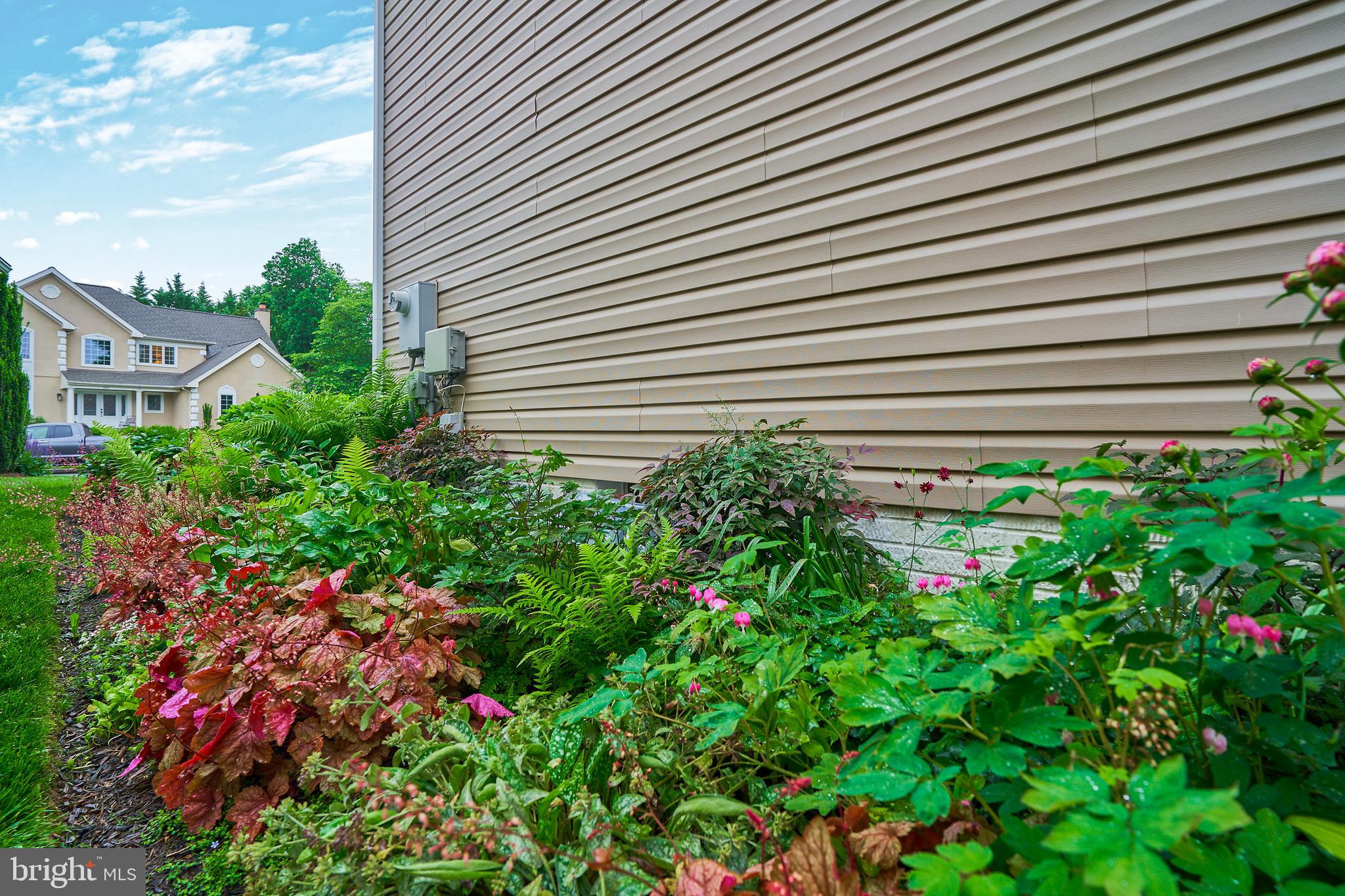 CRIPPENS CORNER - Residential