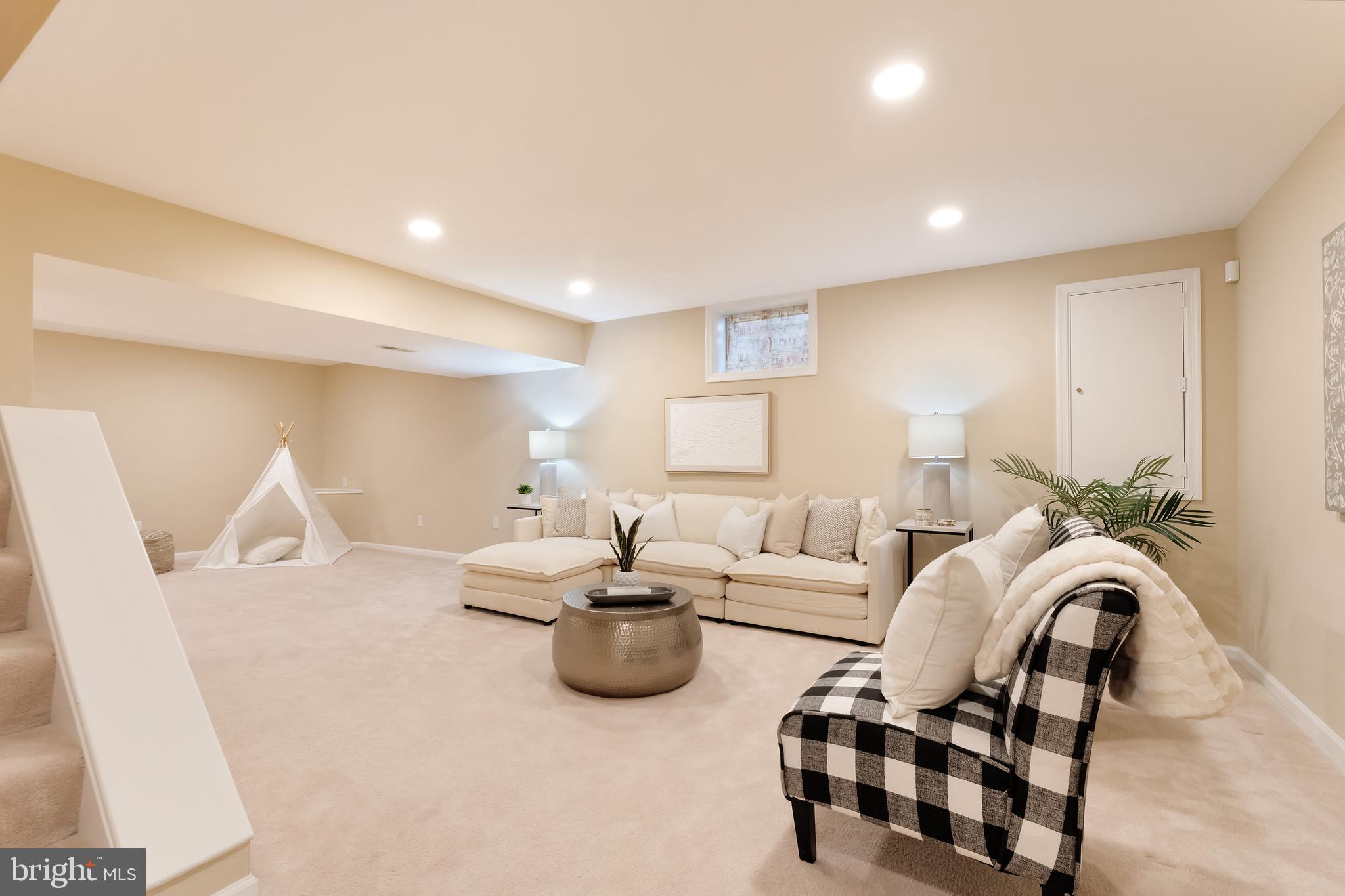 CRIPPENS CORNER - Residential