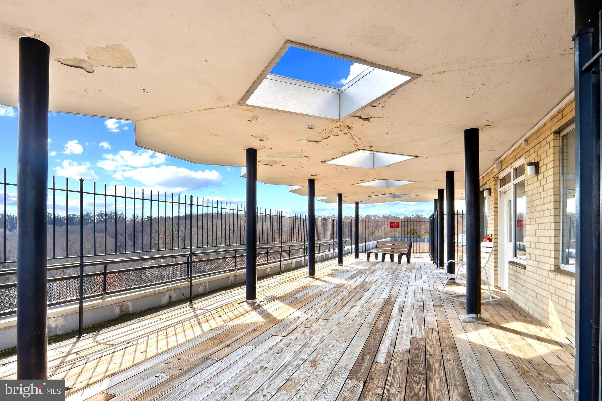 RIVER TOWERS - Residential