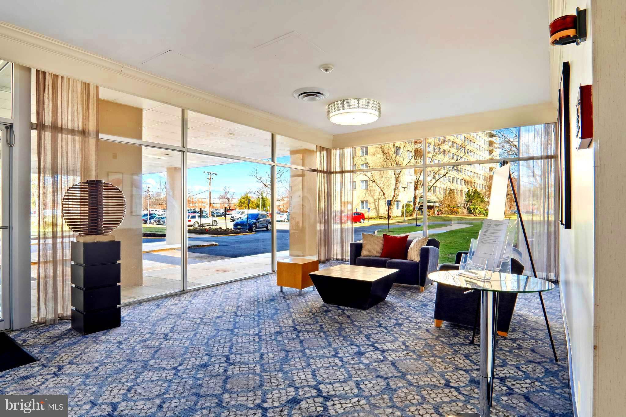 RIVER TOWERS - Residential