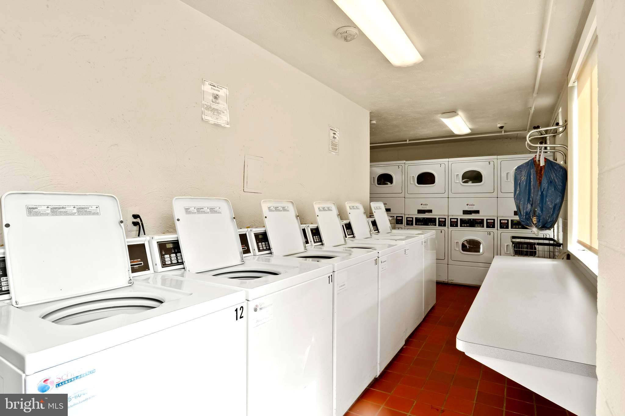 RIVER TOWERS - Residential