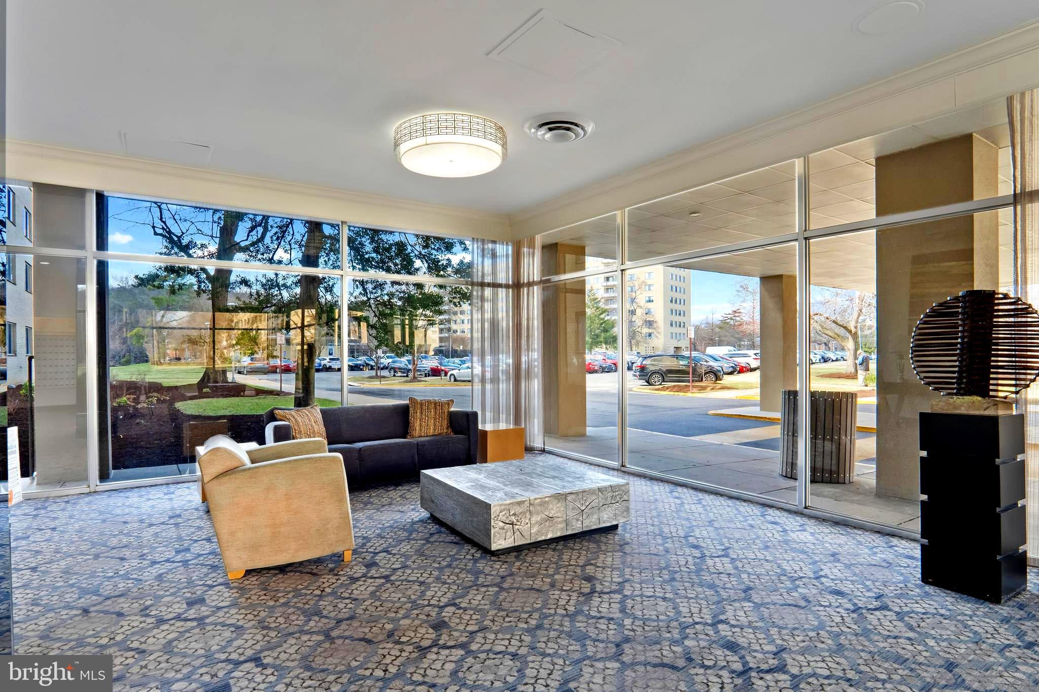 RIVER TOWERS - Residential