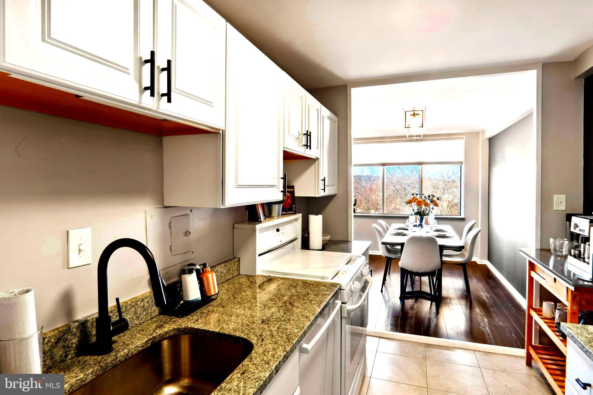 RIVER TOWERS - Residential