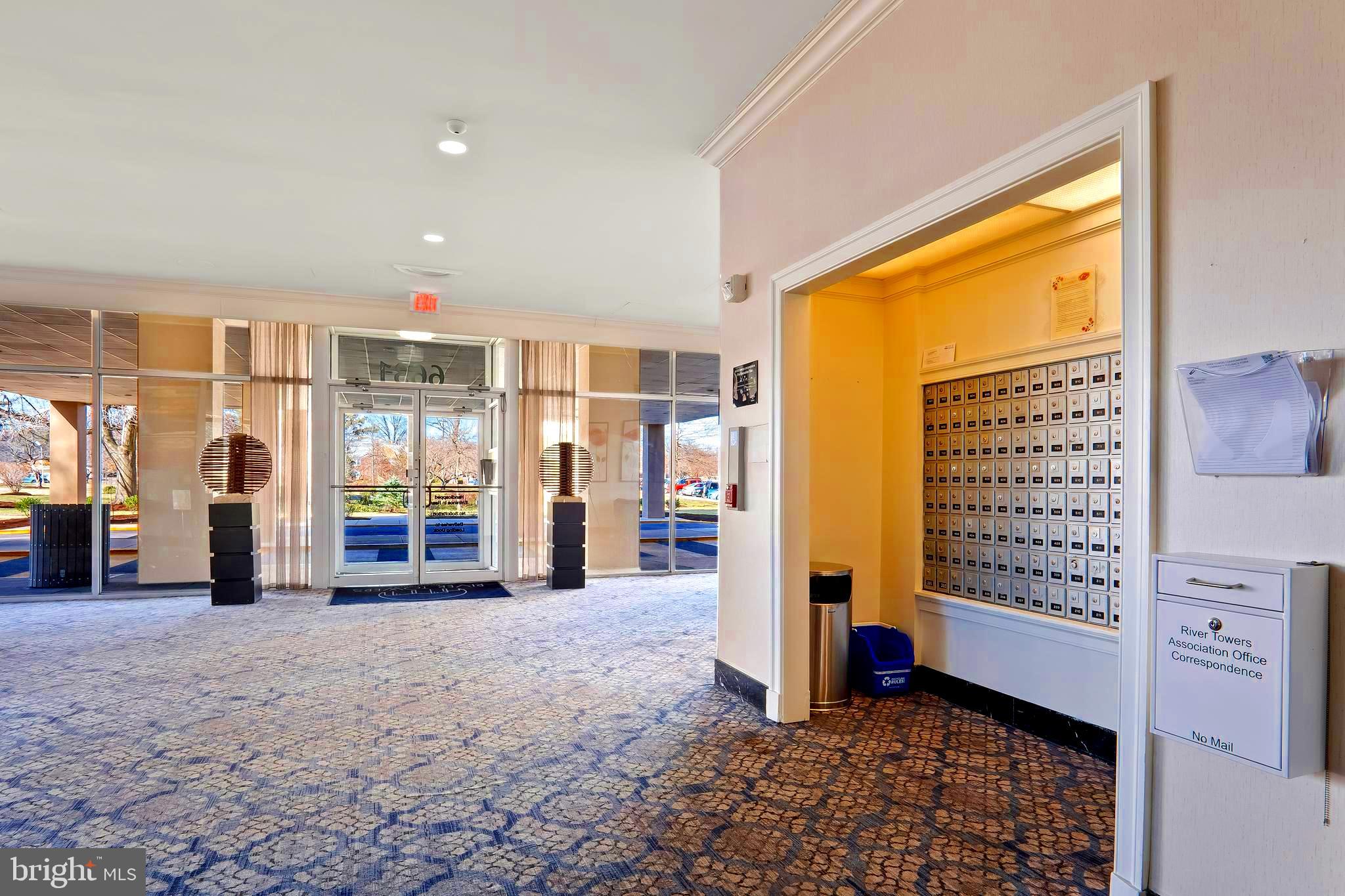 RIVER TOWERS - Residential