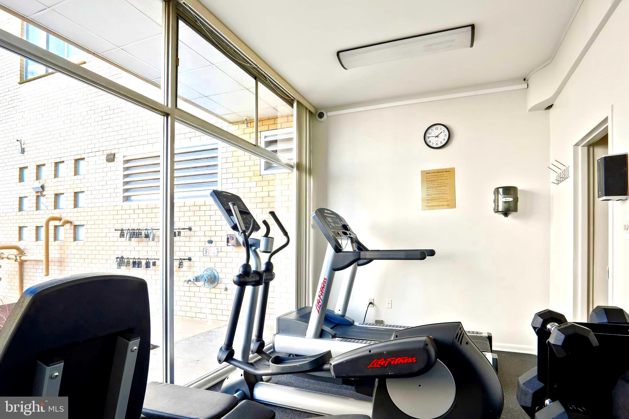 RIVER TOWERS - Residential