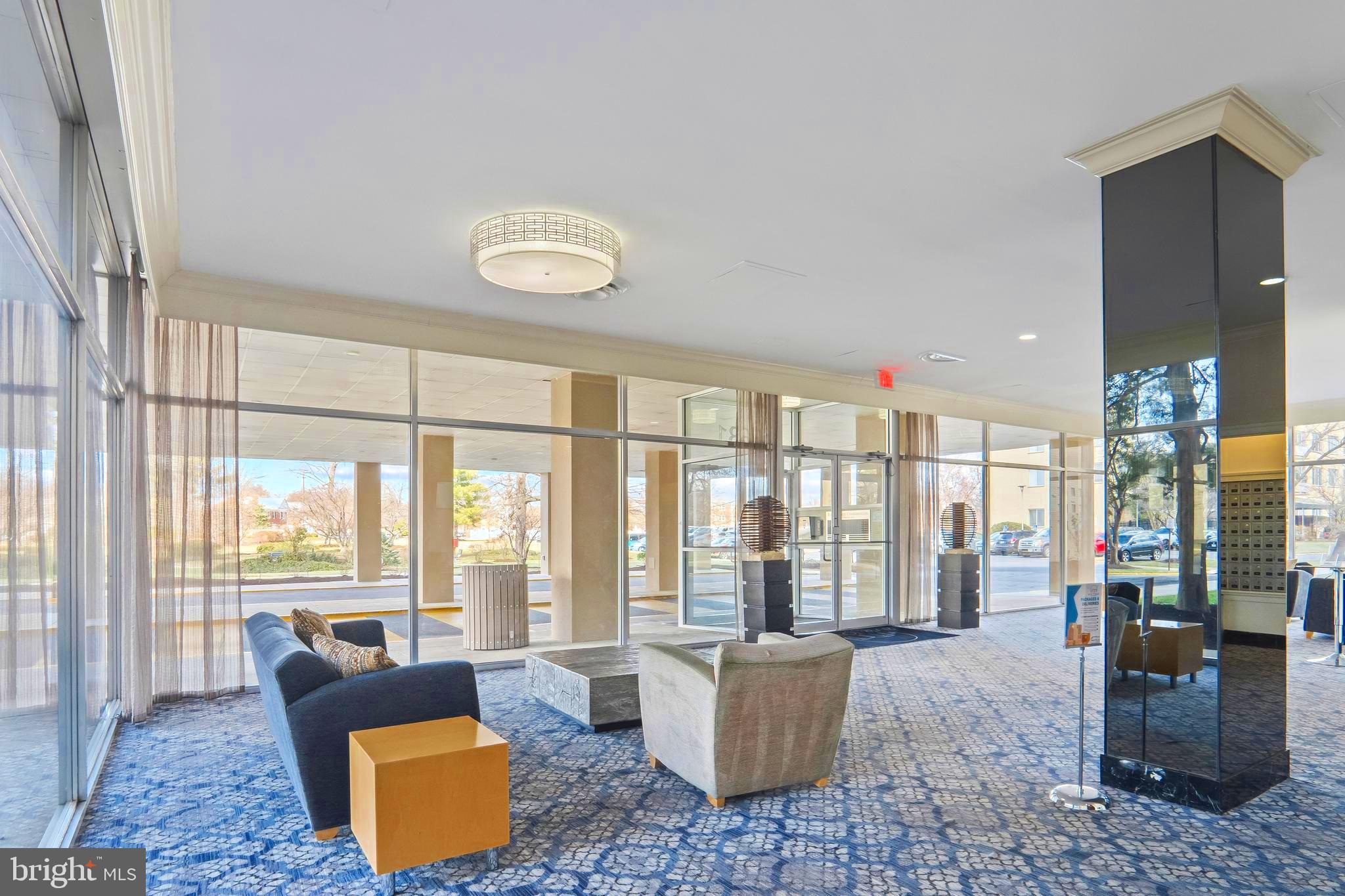 RIVER TOWERS - Residential