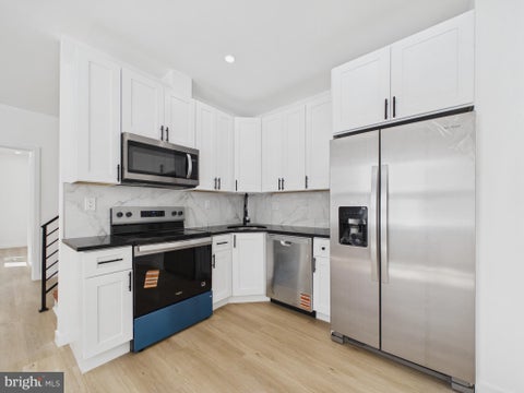 Townhouse For Rent - 3205 Summer Street<br/> PHILADELPHIA, PA 19104