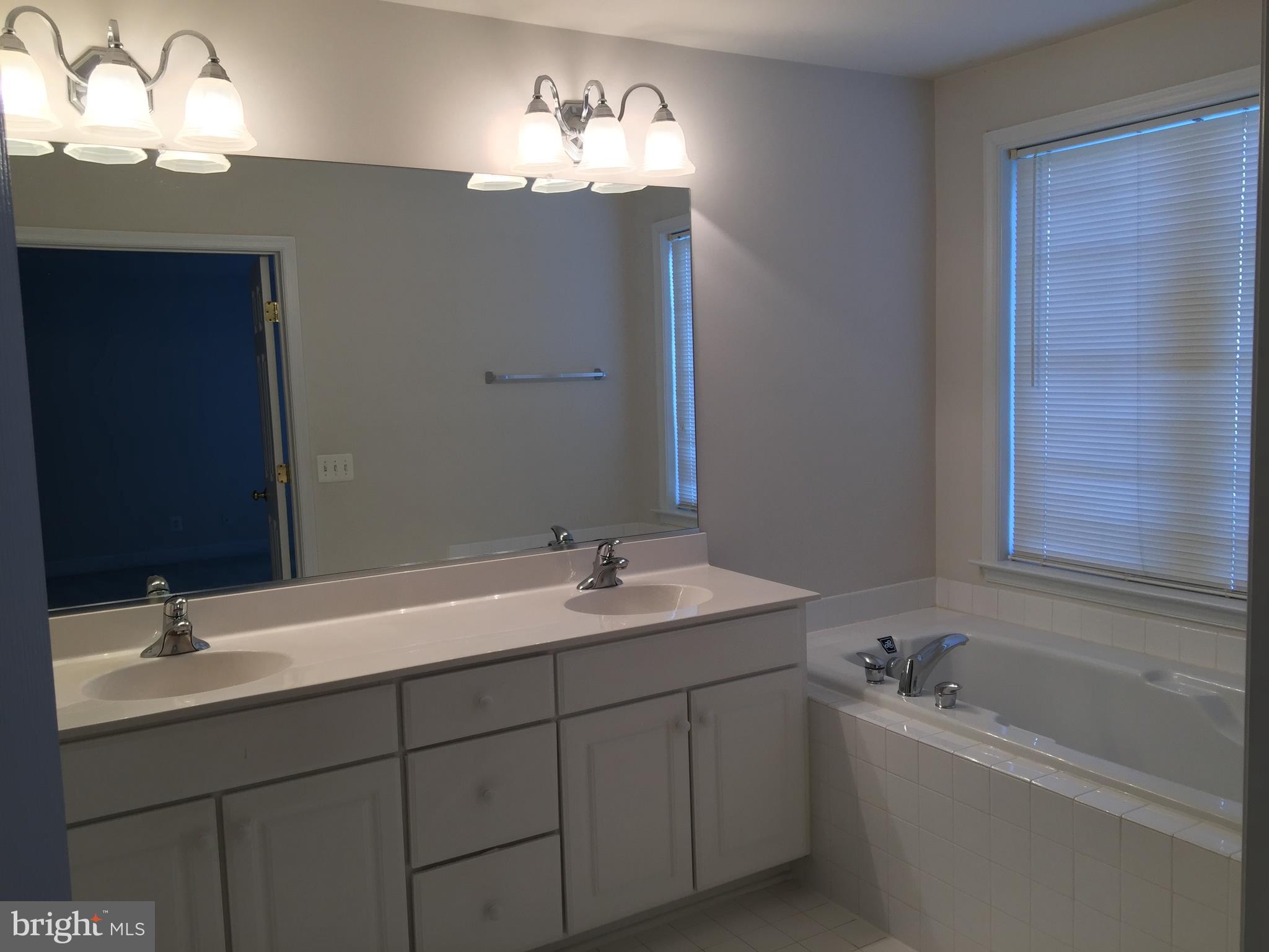 LAUREL RIDGE CROSSING - Residential Lease