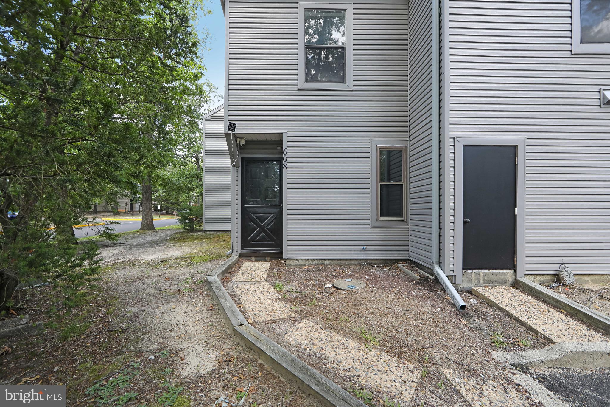 608 BROMLEY ESTATE
