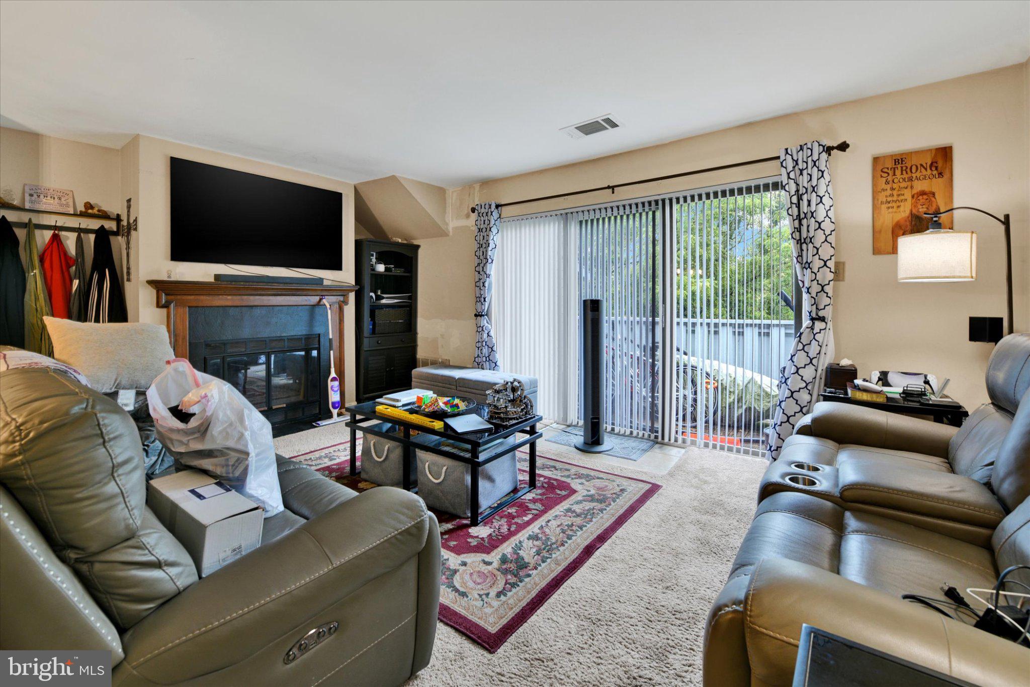 1004 DOGWOOD COURT