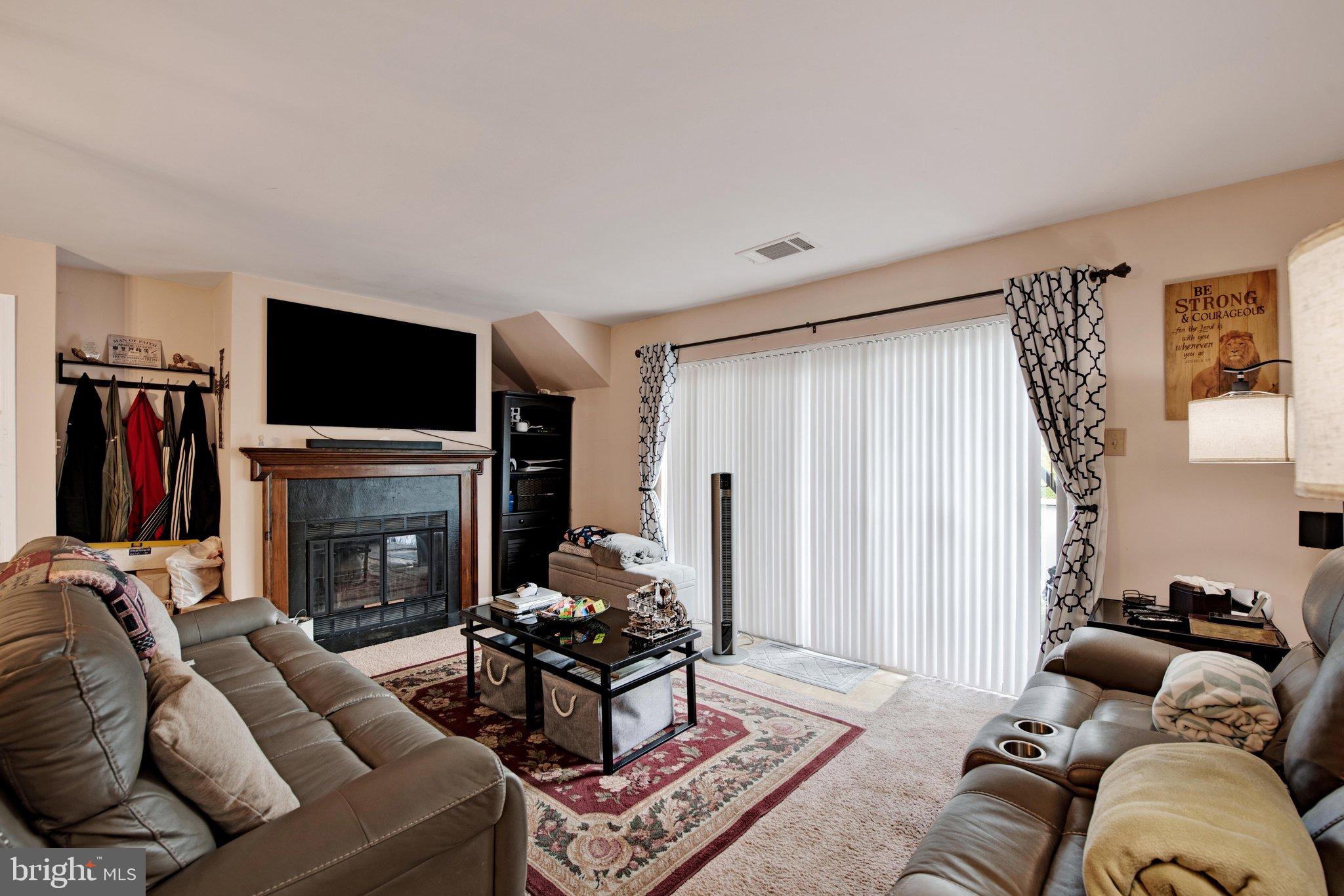 1004 DOGWOOD COURT