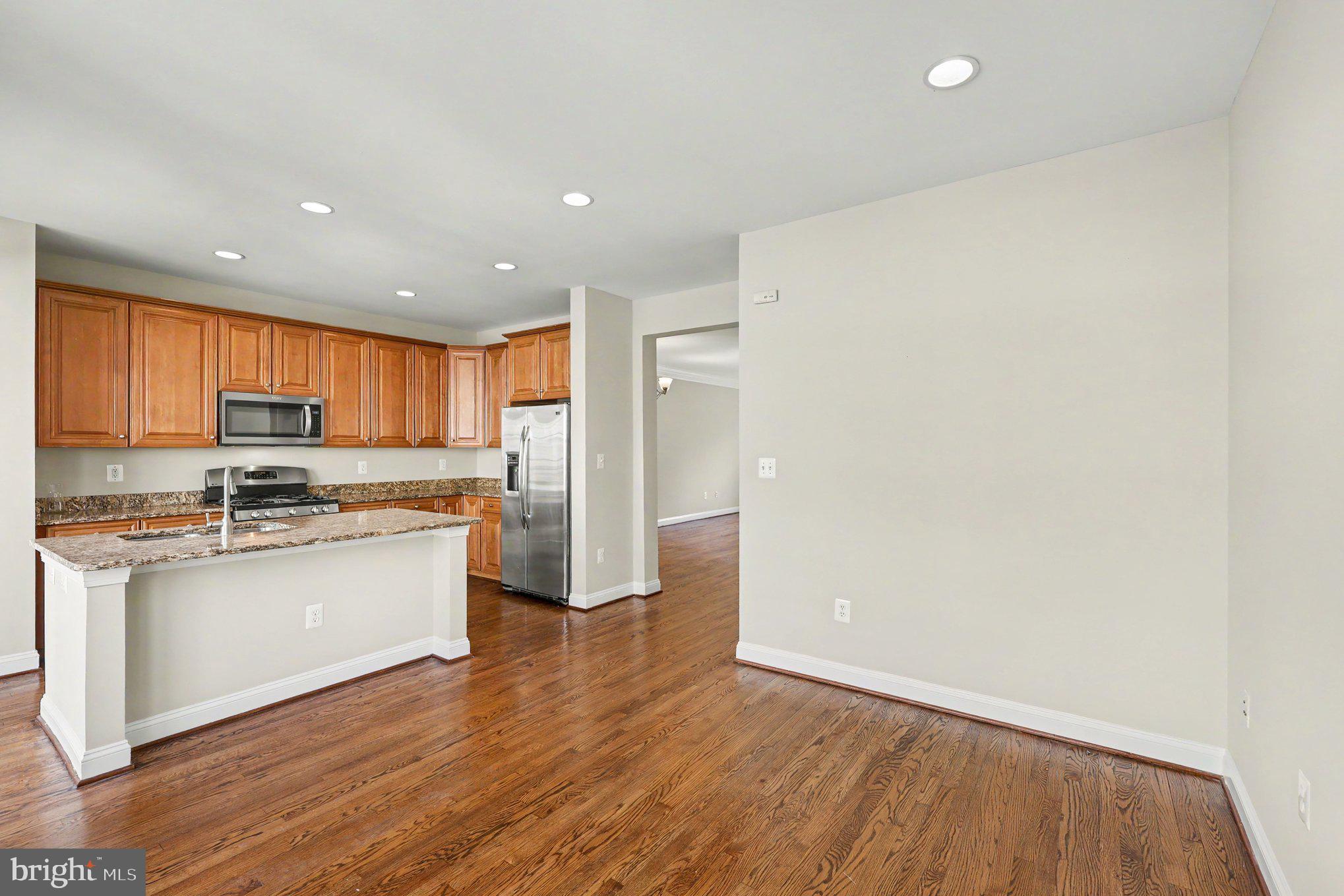 THE RESERVE AT TYSONS CORNER - Residential