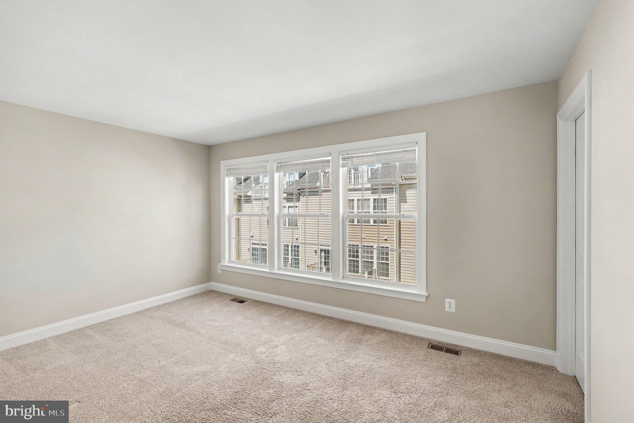 THE RESERVE AT TYSONS CORNER - Residential