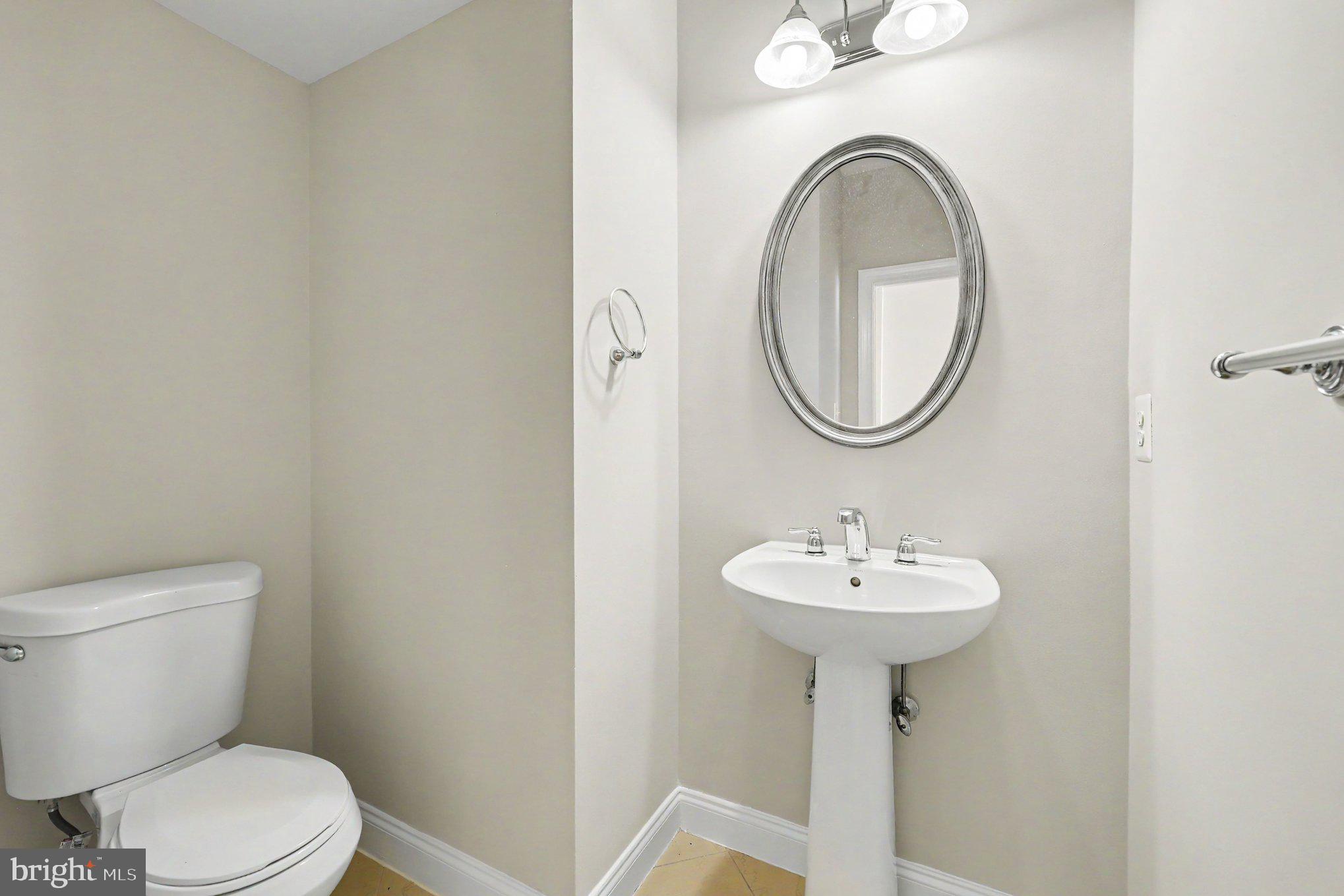 THE RESERVE AT TYSONS CORNER - Residential