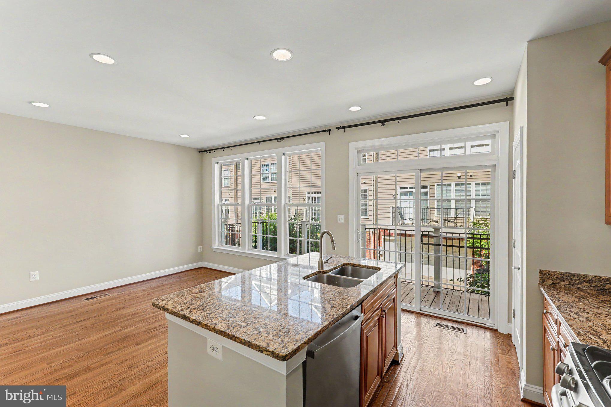 THE RESERVE AT TYSONS CORNER - Residential