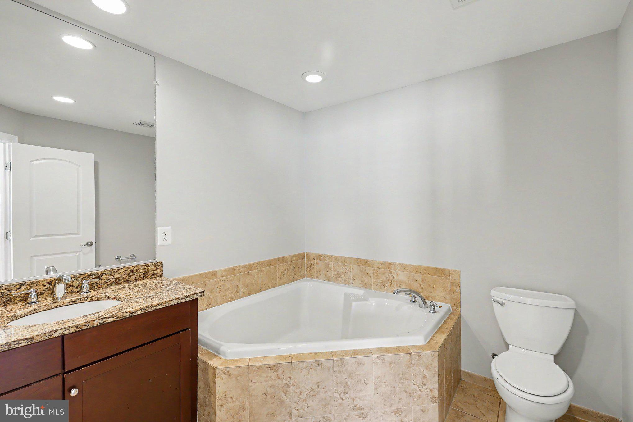 THE RESERVE AT TYSONS CORNER - Residential