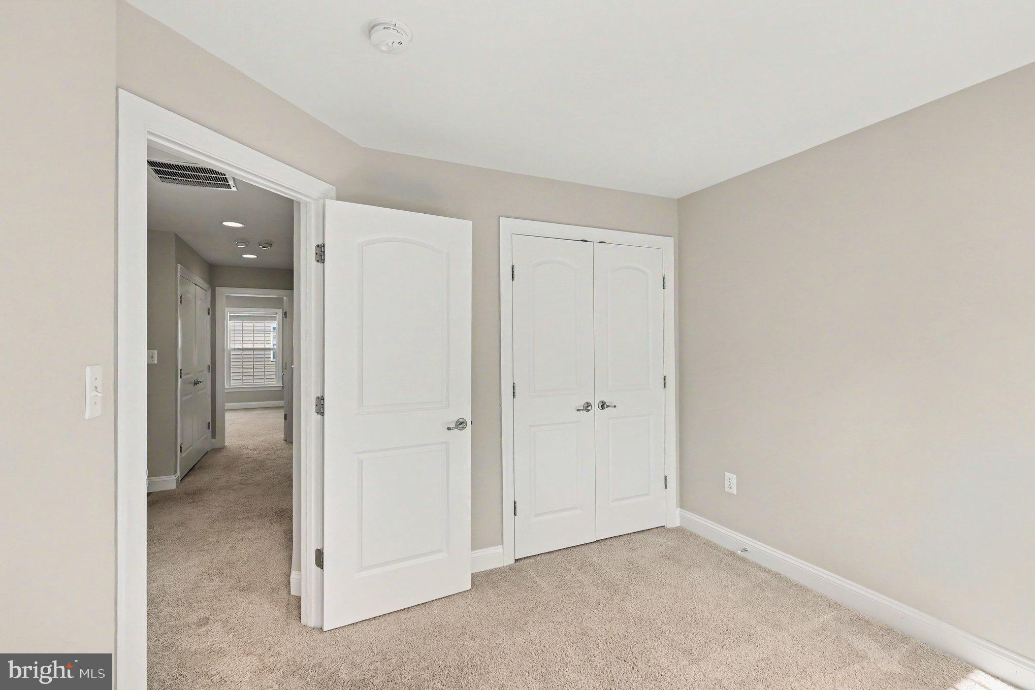 THE RESERVE AT TYSONS CORNER - Residential