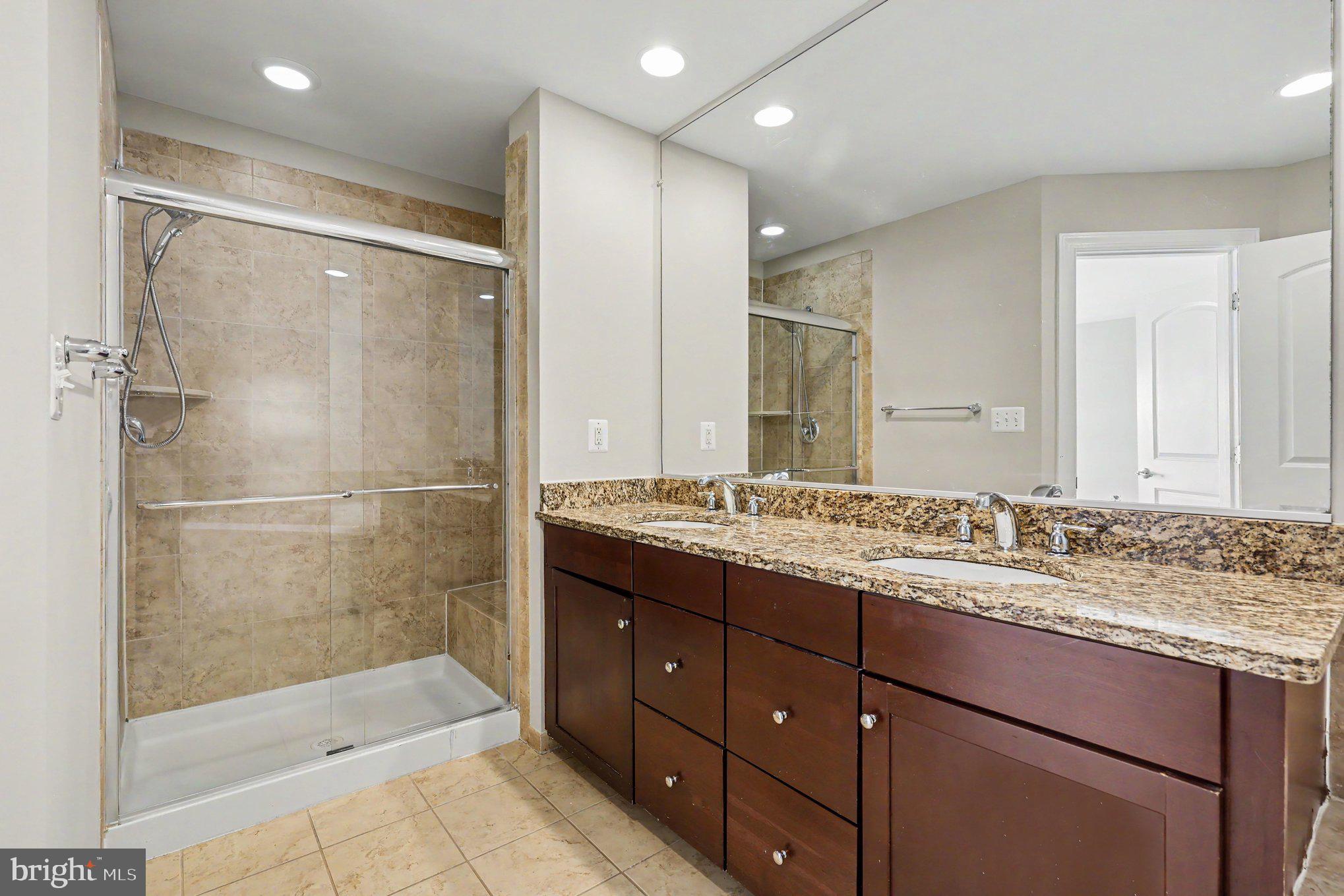 THE RESERVE AT TYSONS CORNER - Residential