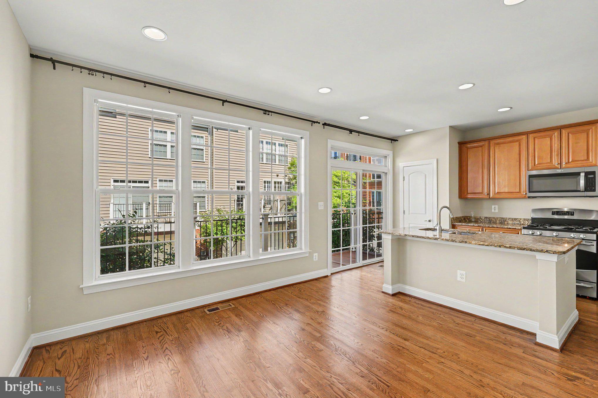 THE RESERVE AT TYSONS CORNER - Residential
