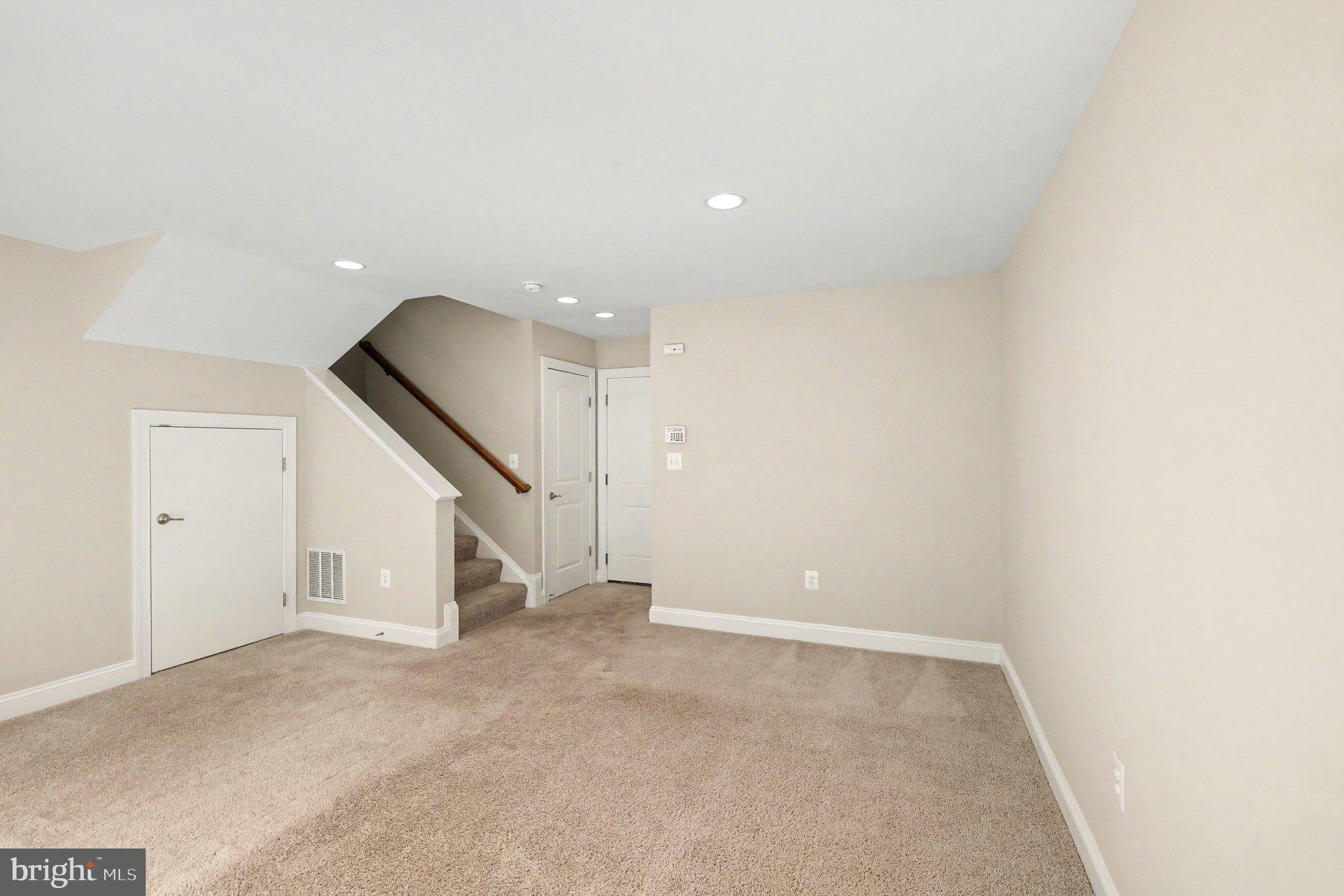 THE RESERVE AT TYSONS CORNER - Residential