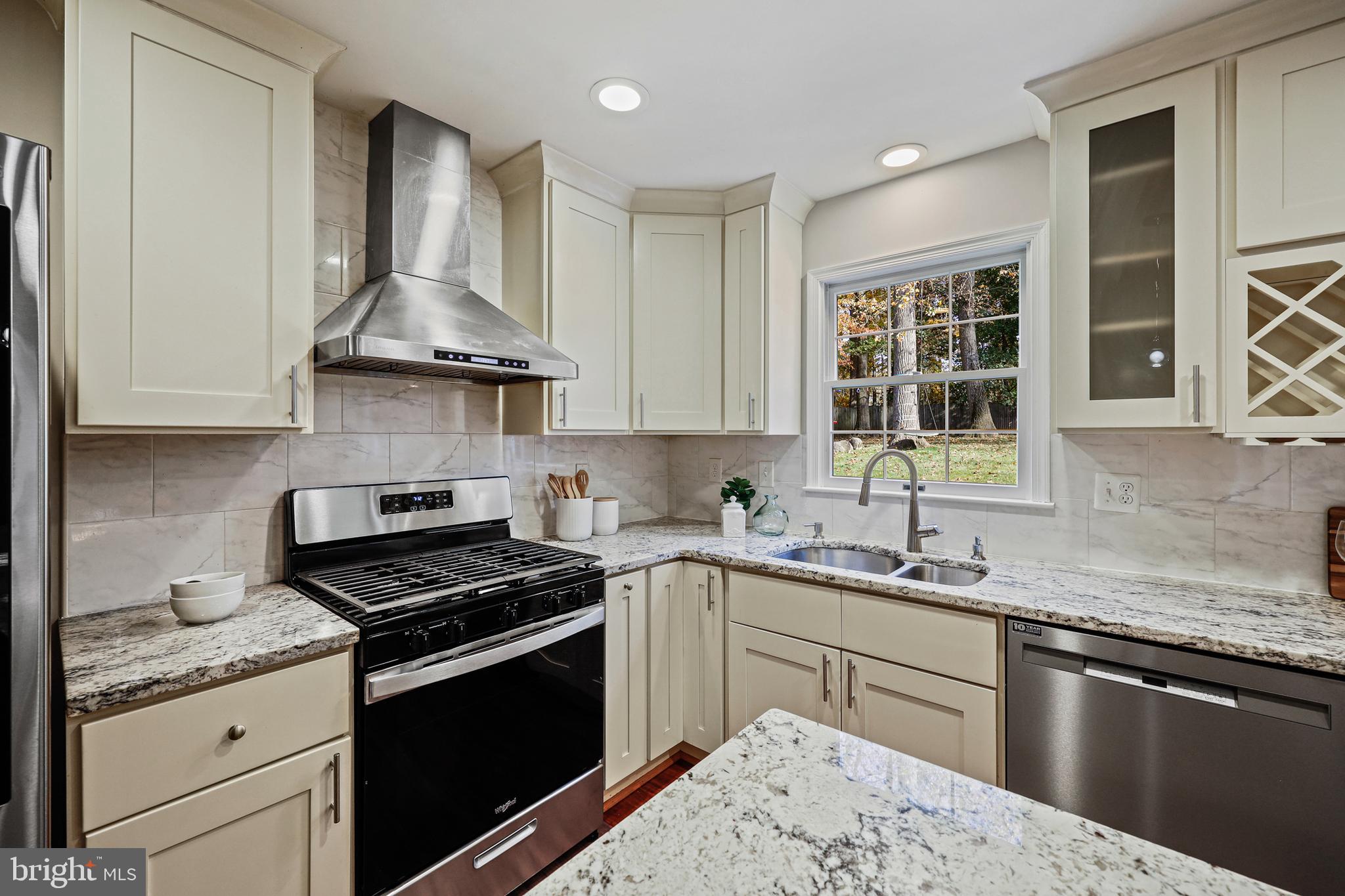 BURLEIGH MANOR - Residential